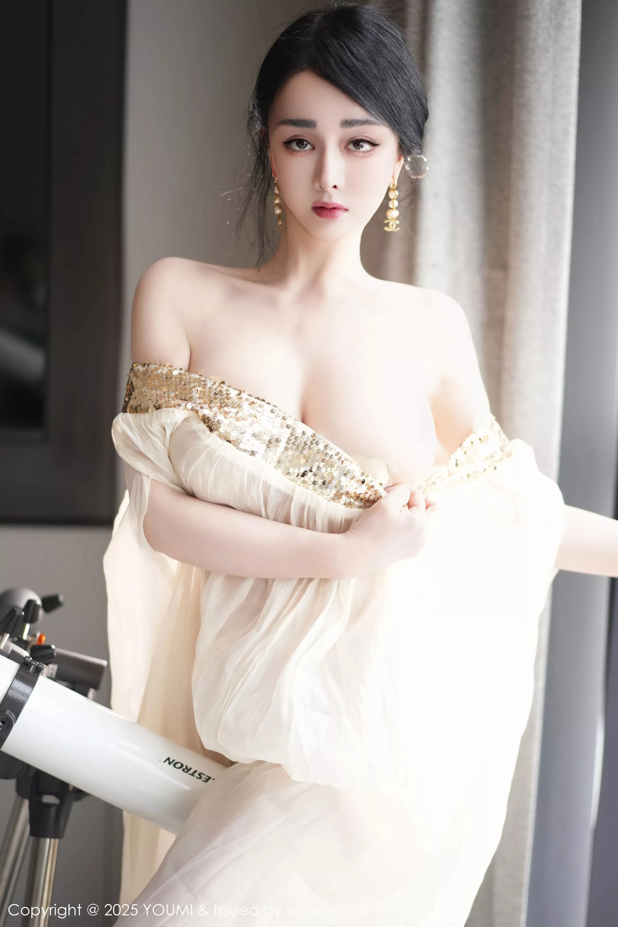 允爾薄纱服饰露性感金色吊坠式情趣内衣秀丰腴身姿绝美写真 第 55 张