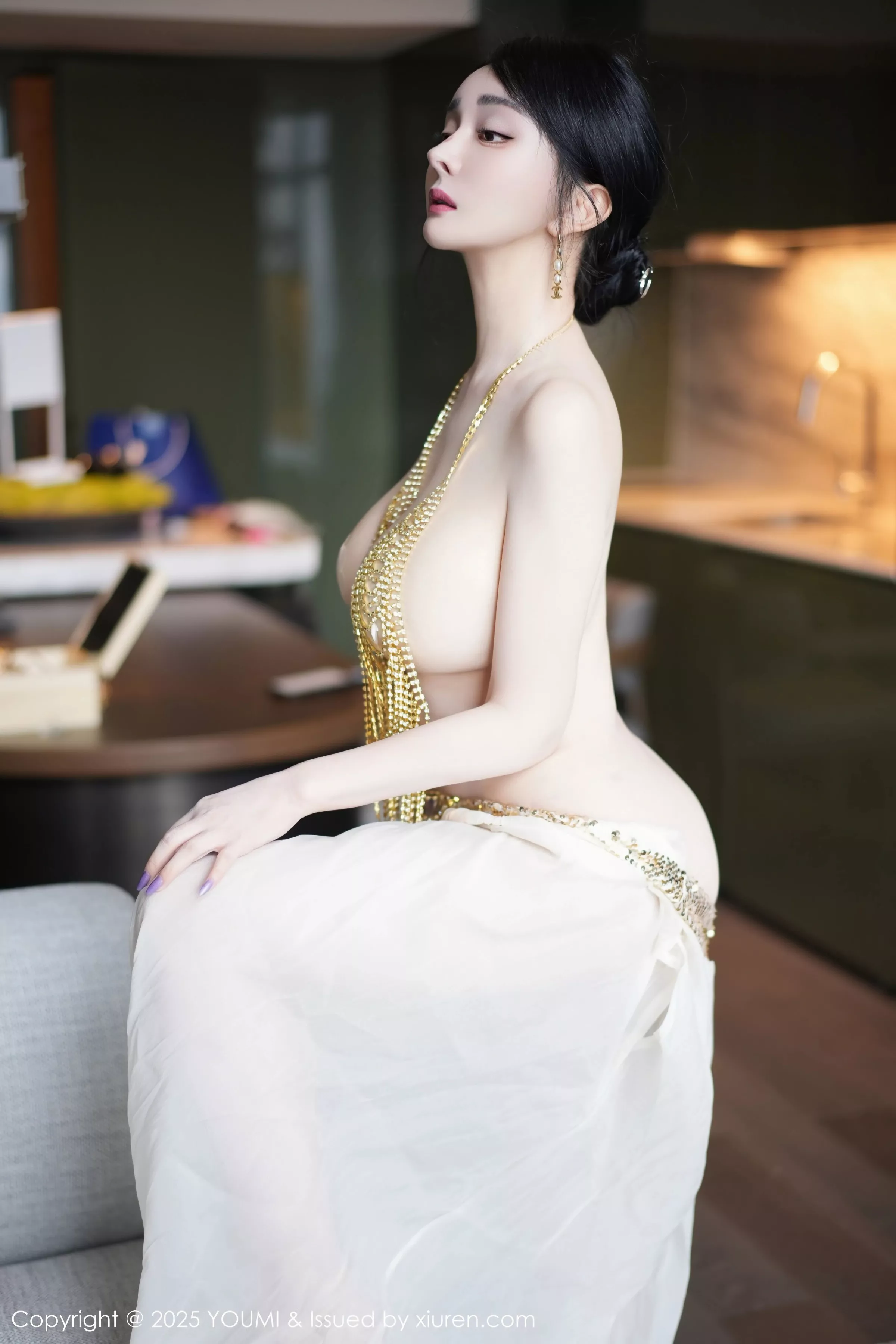 允爾薄纱服饰露性感金色吊坠式情趣内衣秀丰腴身姿绝美写真 第 90 张