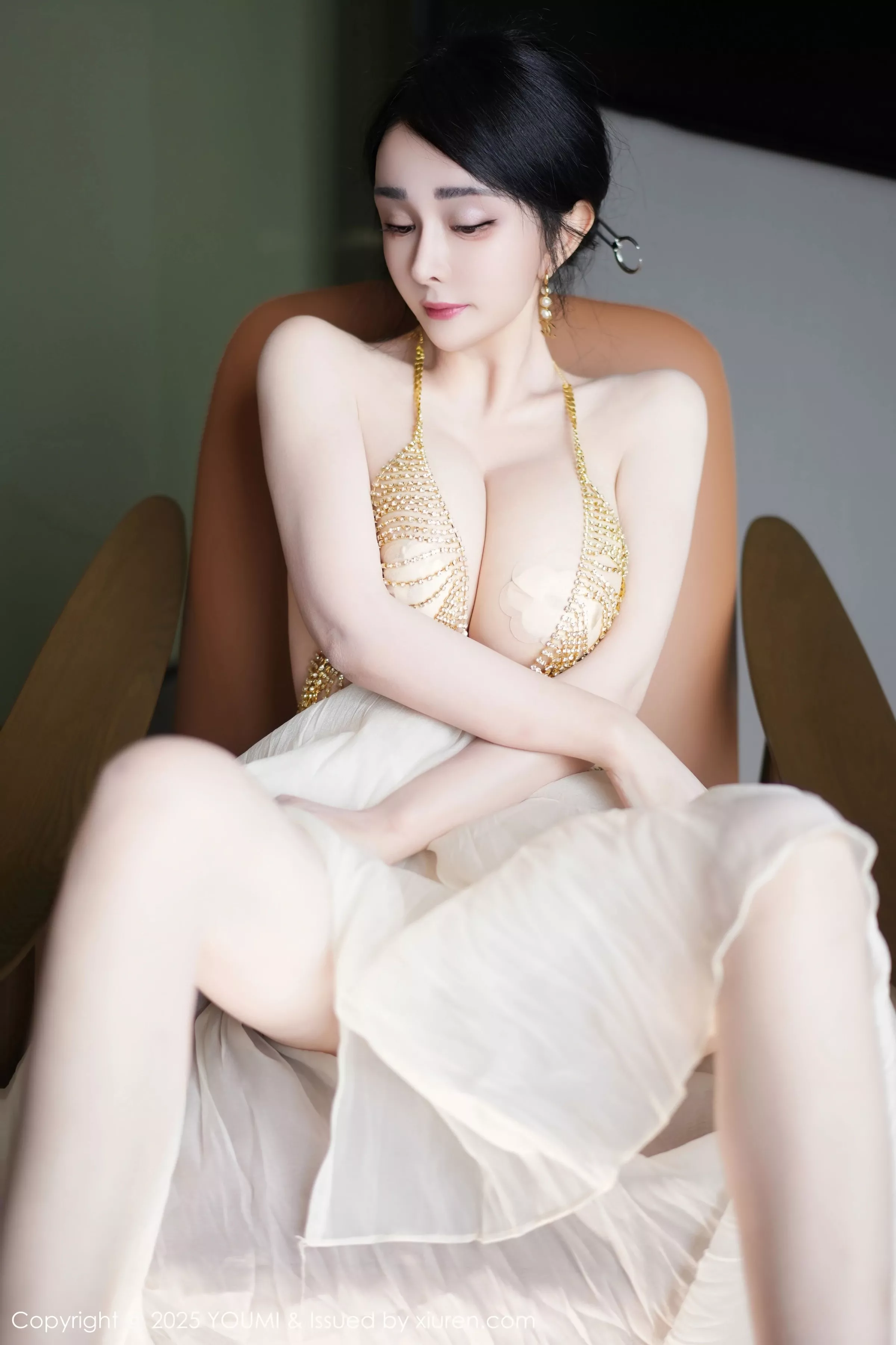 允爾薄纱服饰露性感金色吊坠式情趣内衣秀丰腴身姿绝美写真 第 95 张