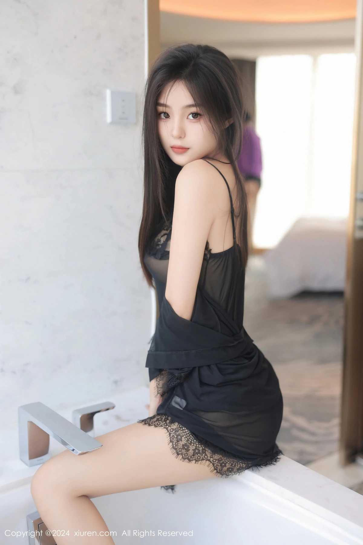 周周不吃香菜性感黑色轻透服饰露黑色情趣内衣惹火绝美写真 第 14 张