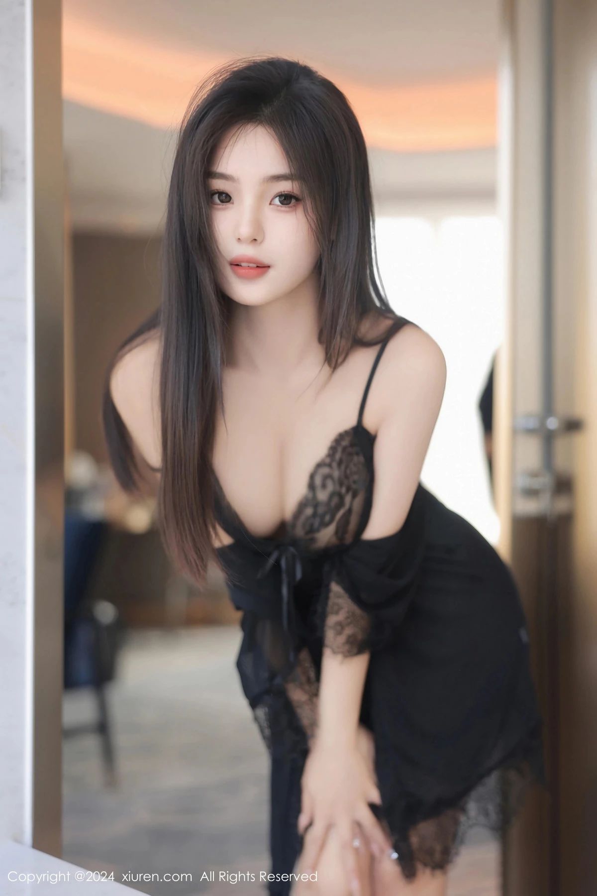 周周不吃香菜性感黑色轻透服饰露黑色情趣内衣惹火绝美写真 第 6 张