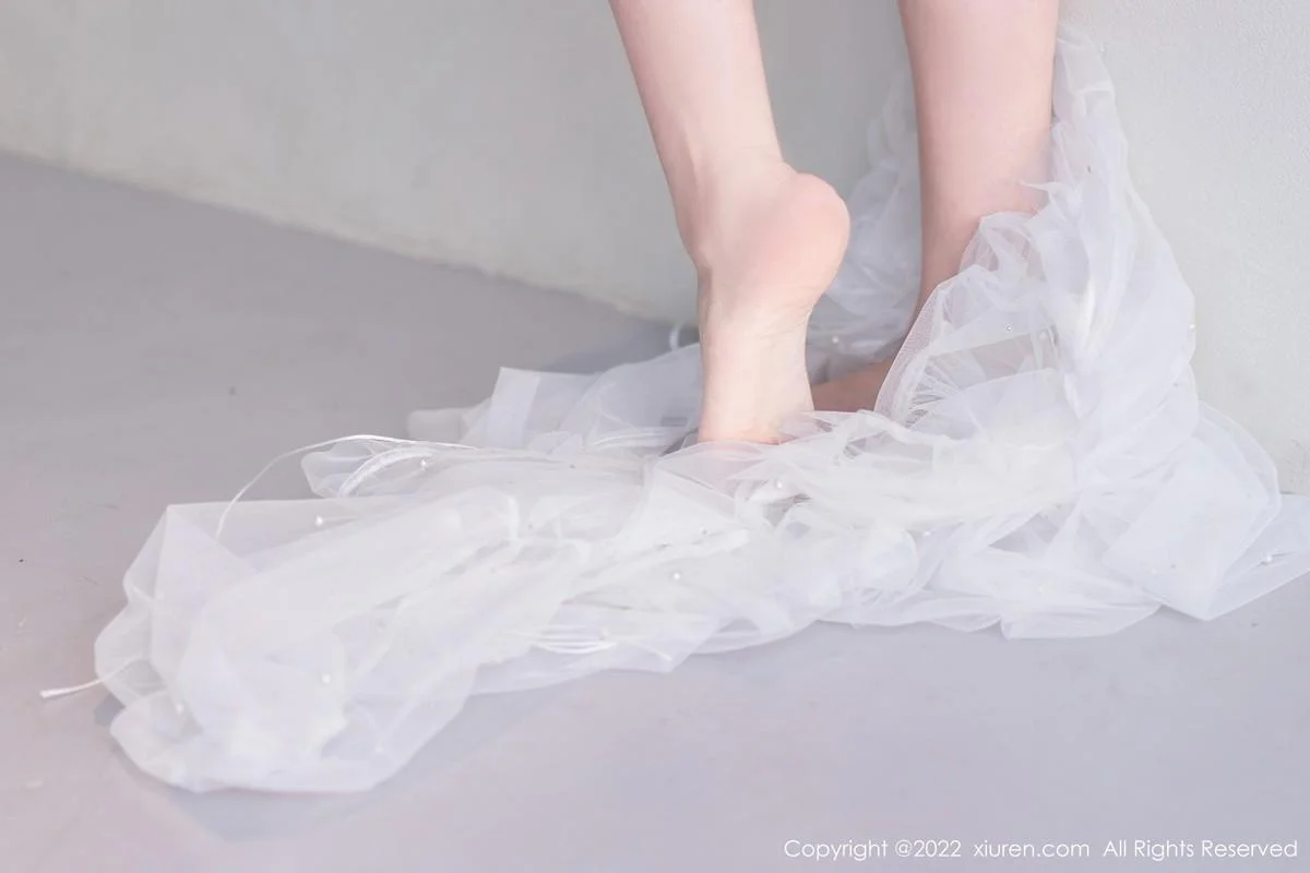 王雨纯大理旅拍白色轻透网纱长裙秀惹火身材完美绝美写真 第 33 张