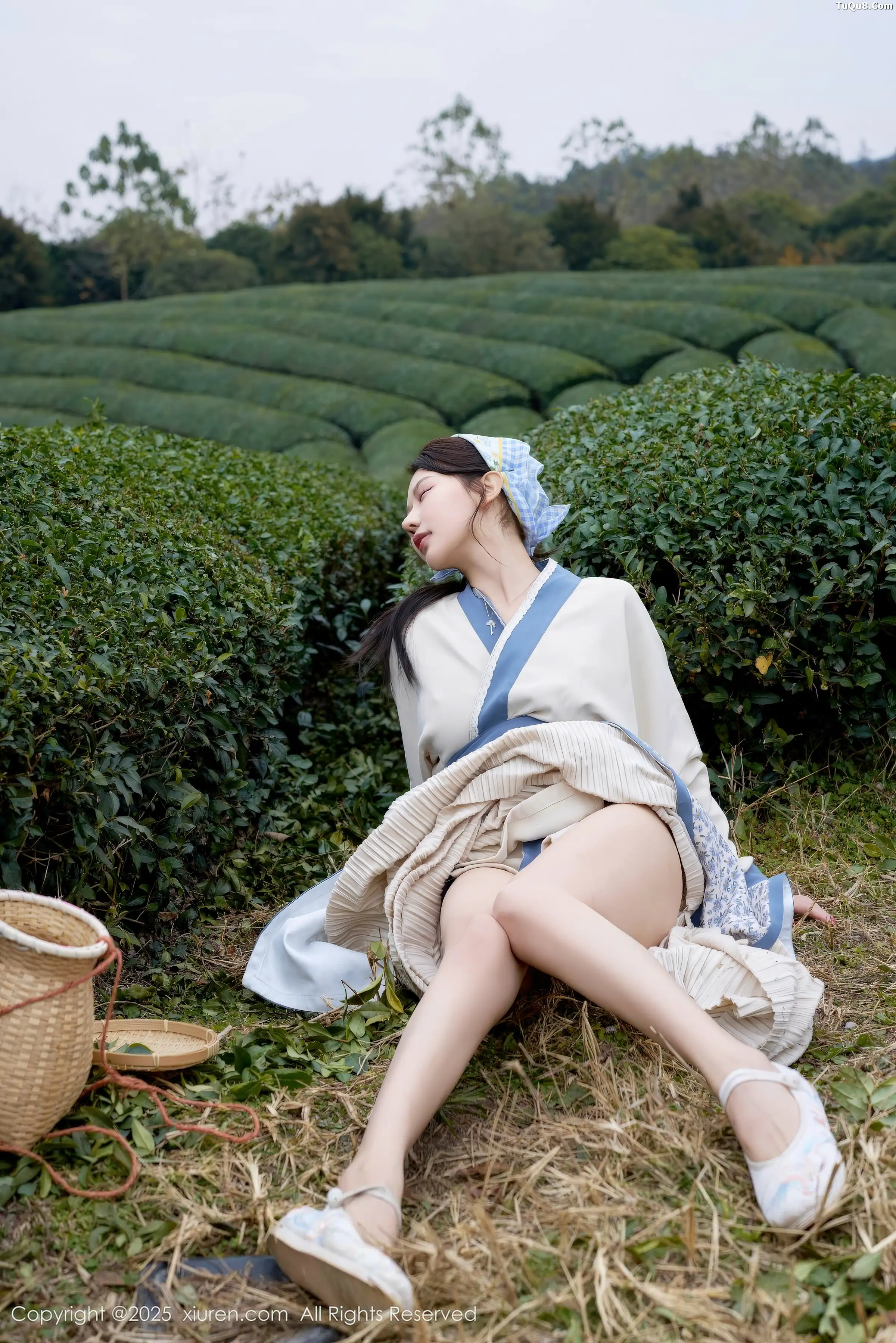尹甜甜户外采茶姑娘装扮性感长裙秀翘臀美腿迷人绝美写真 第 22 张