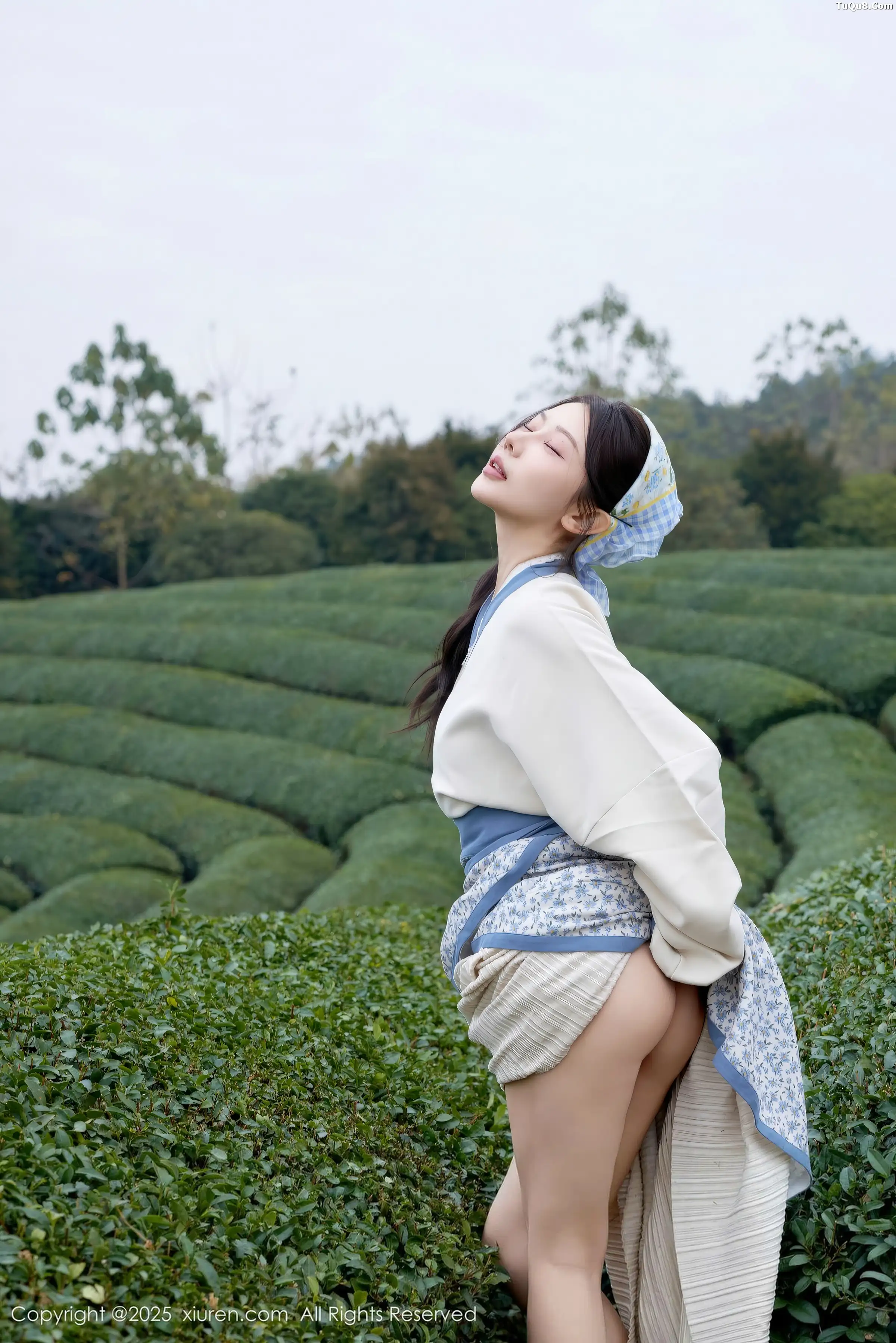 尹甜甜户外采茶姑娘装扮性感长裙秀翘臀美腿迷人绝美写真 第 26 张