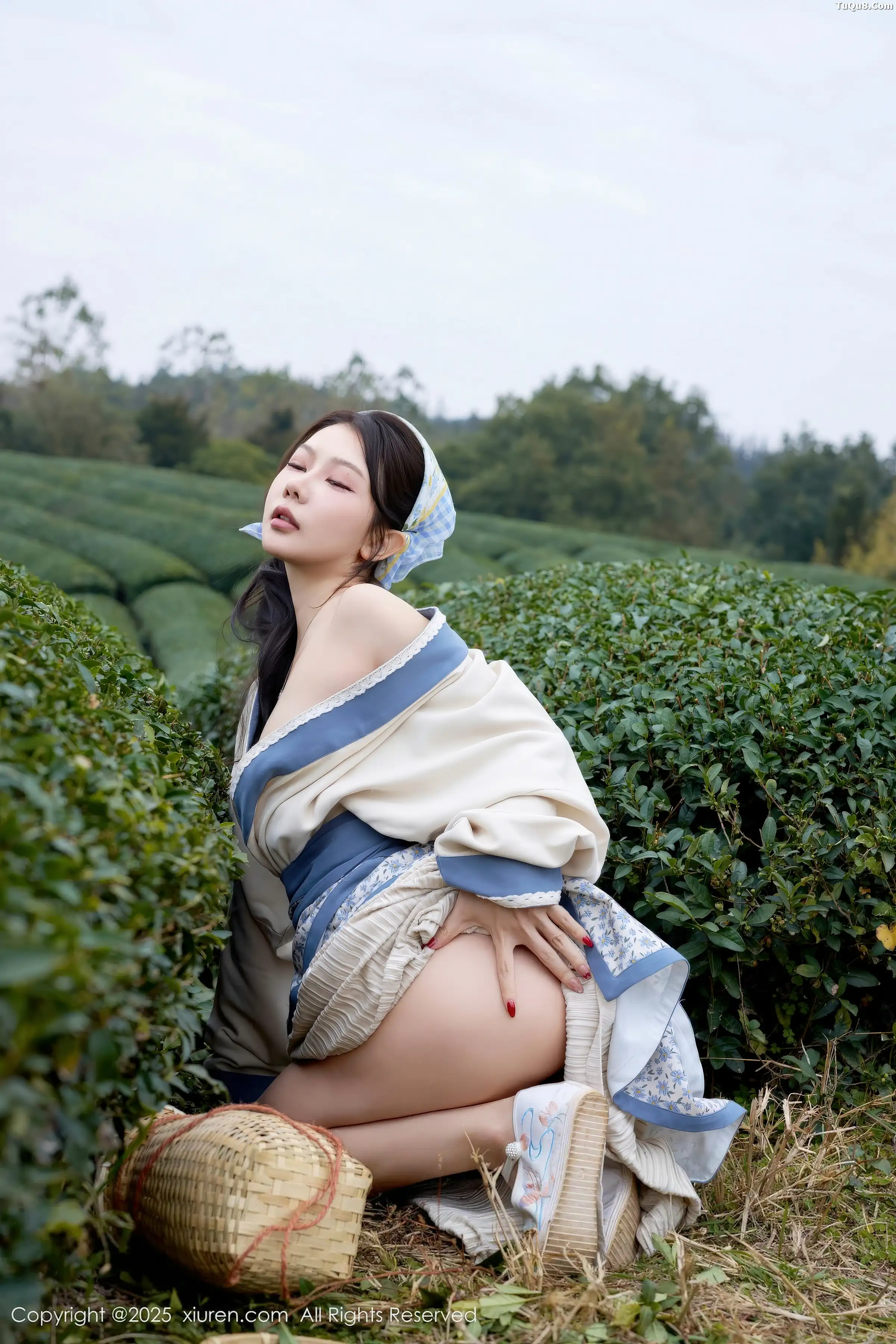 尹甜甜户外采茶姑娘装扮性感长裙秀翘臀美腿迷人绝美写真 第 38 张
