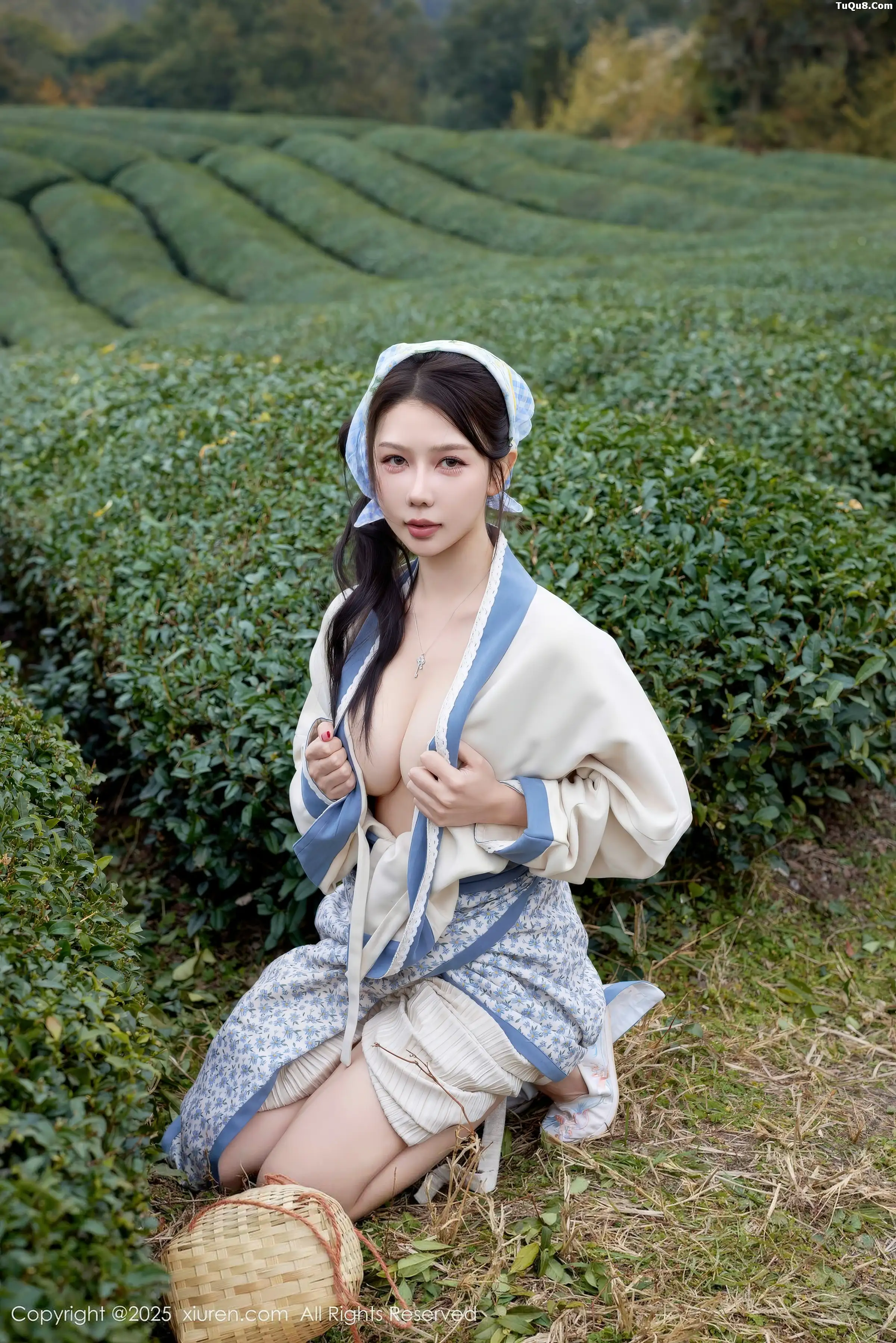 尹甜甜户外采茶姑娘装扮性感长裙秀翘臀美腿迷人绝美写真 第 39 张