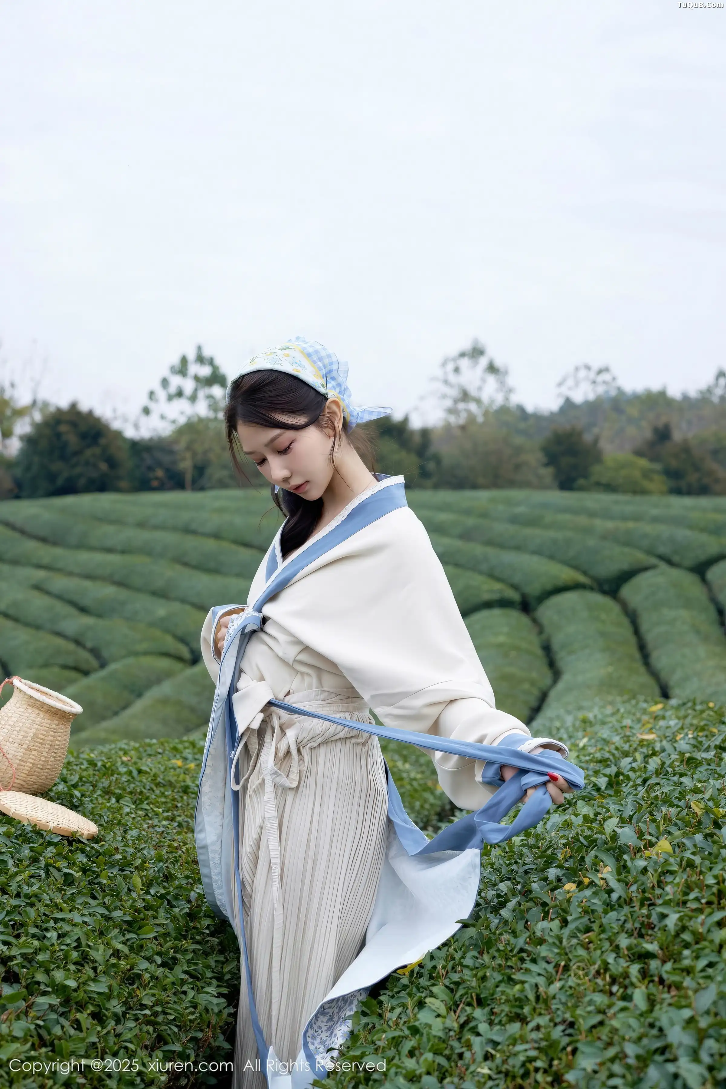 尹甜甜户外采茶姑娘装扮性感长裙秀翘臀美腿迷人绝美写真 第 49 张