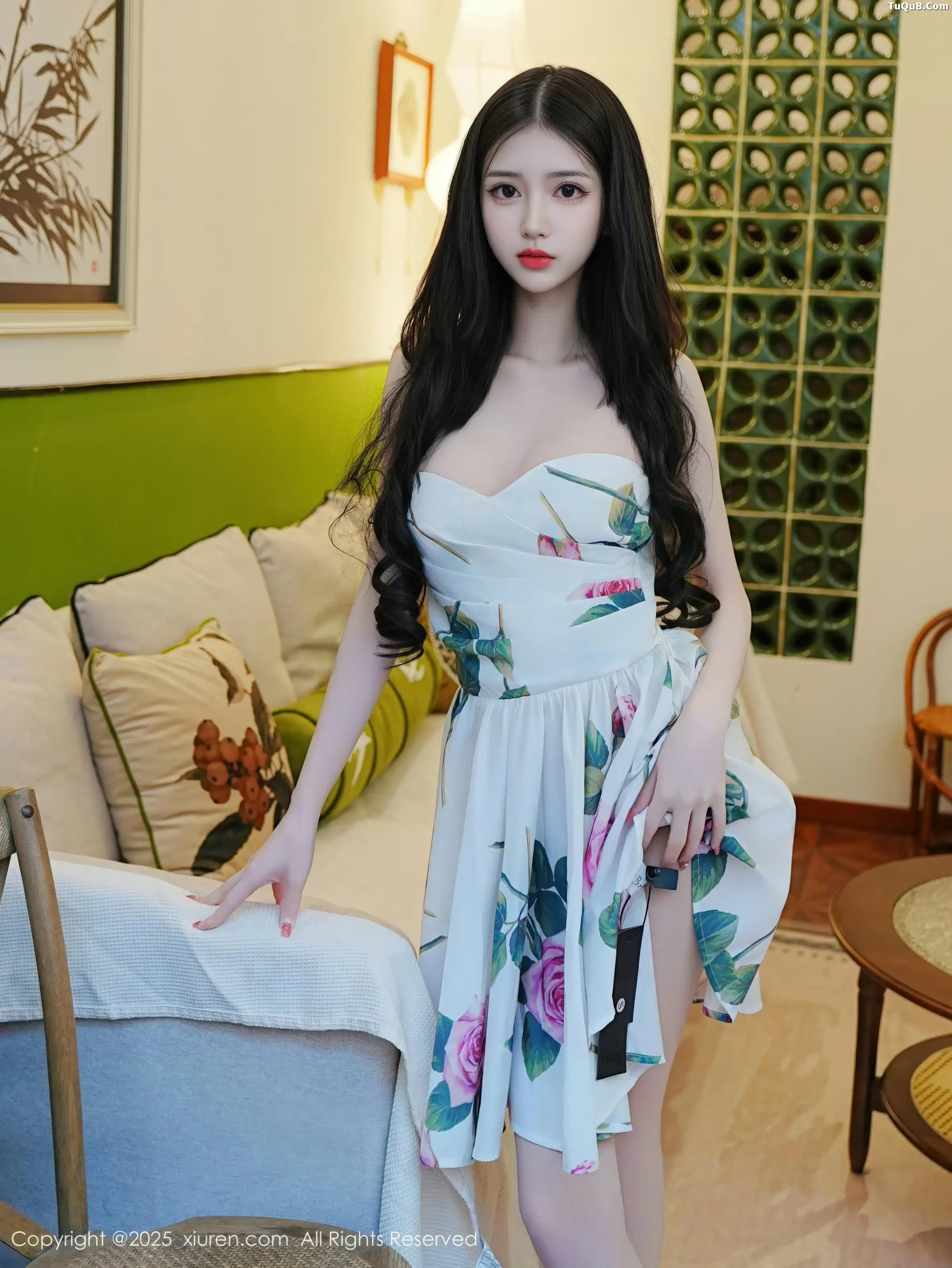 白小蝶性感浅色连衣短裙配超薄肉丝秀完美曲线迷人绝美写真 第 13 张