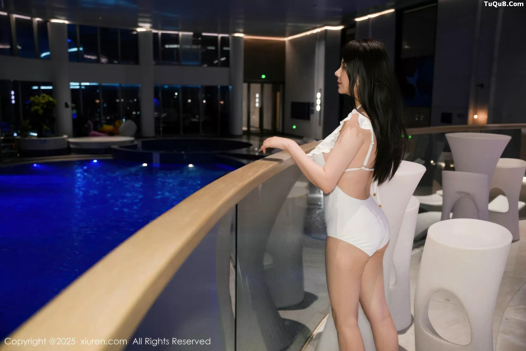 软情泳池场景性感白色比基尼秀完美身材迷人绝美写真 第 15 张