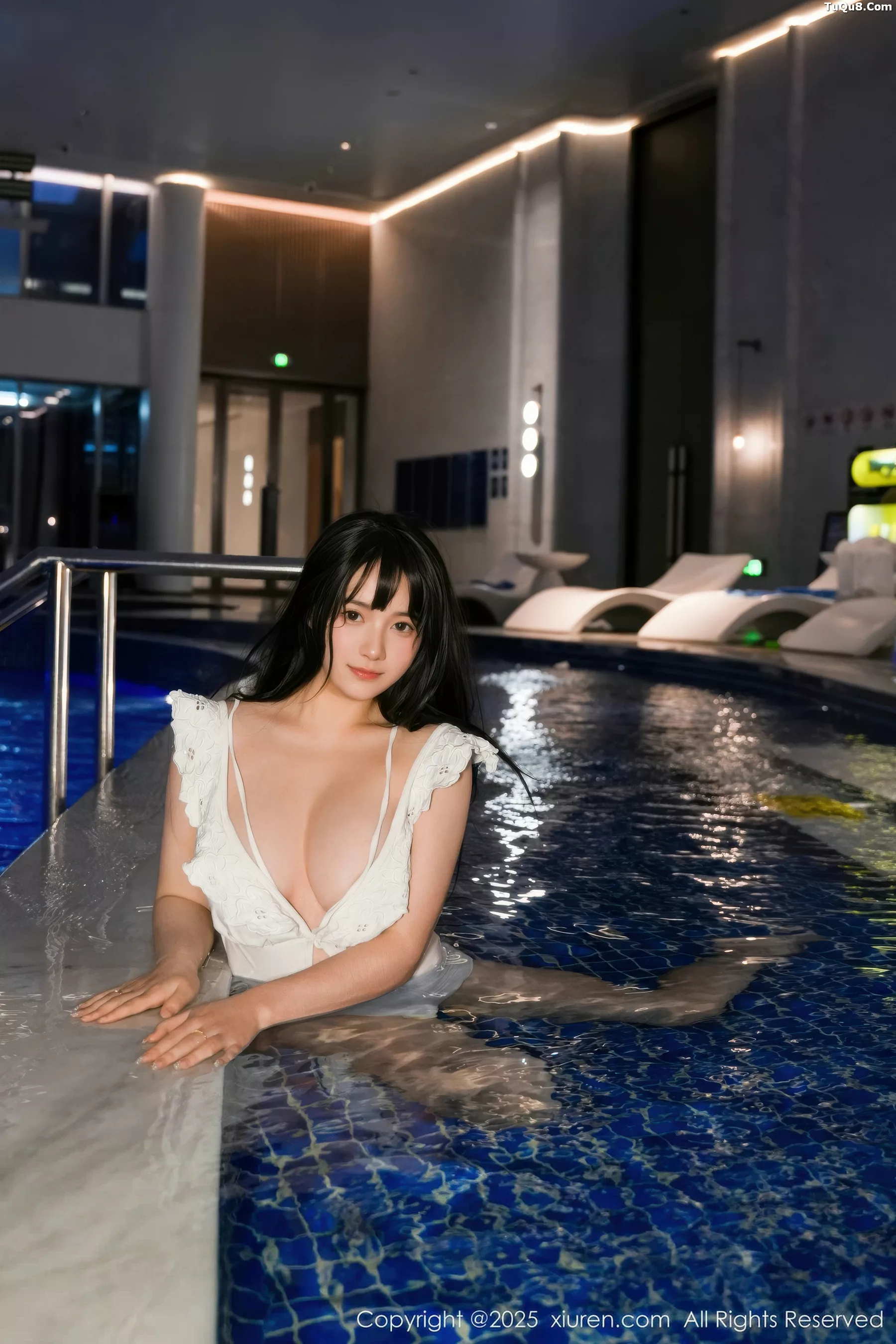 软情泳池场景性感白色比基尼秀完美身材迷人绝美写真 第 43 张