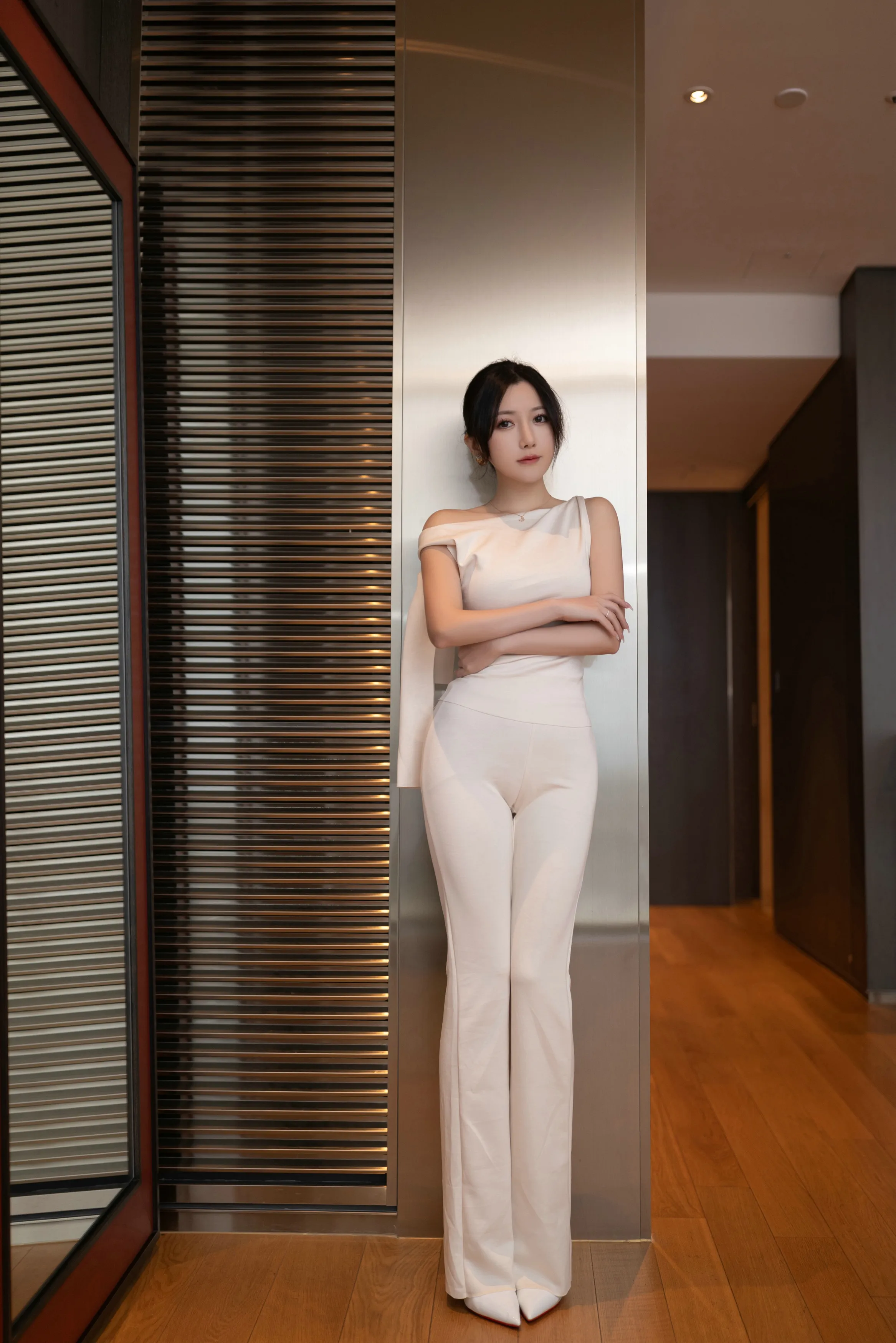 [秀人付费] 鱼子酱Fish 诱人私拍福利 职场女人 第 20 张
