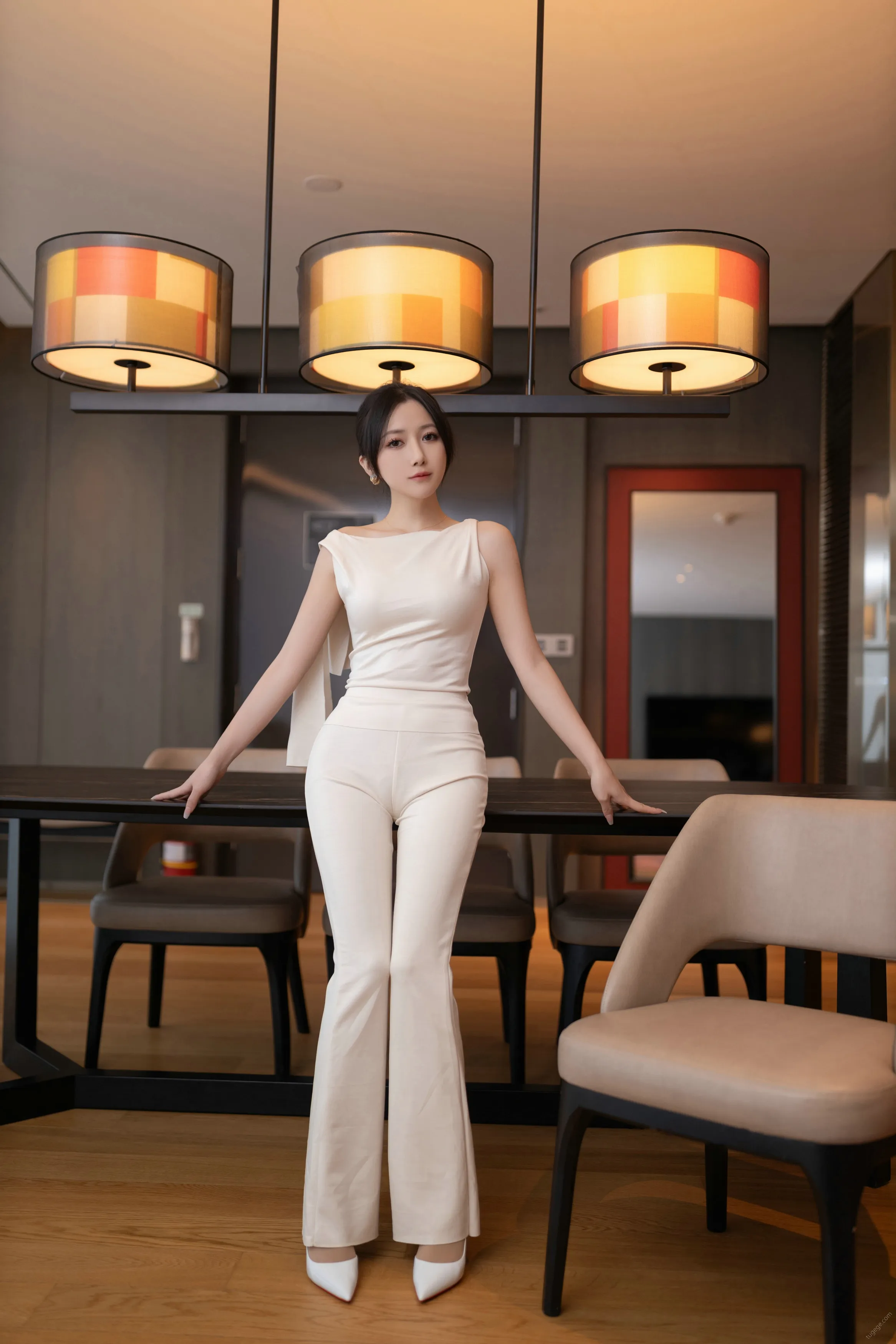 [秀人付费] 鱼子酱Fish 诱人私拍福利 职场女人 第 22 张