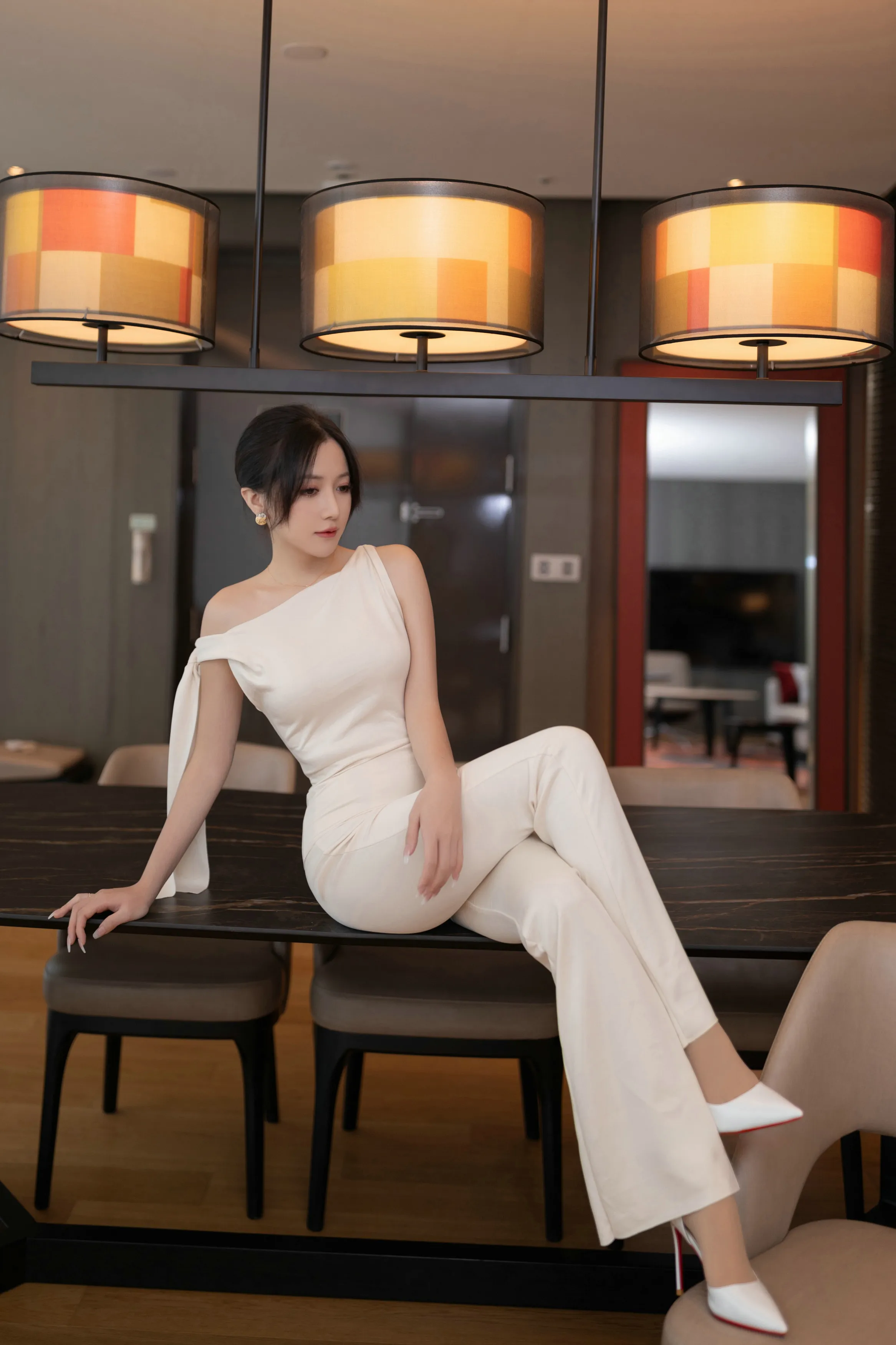 [秀人付费] 鱼子酱Fish 诱人私拍福利 职场女人 第 28 张