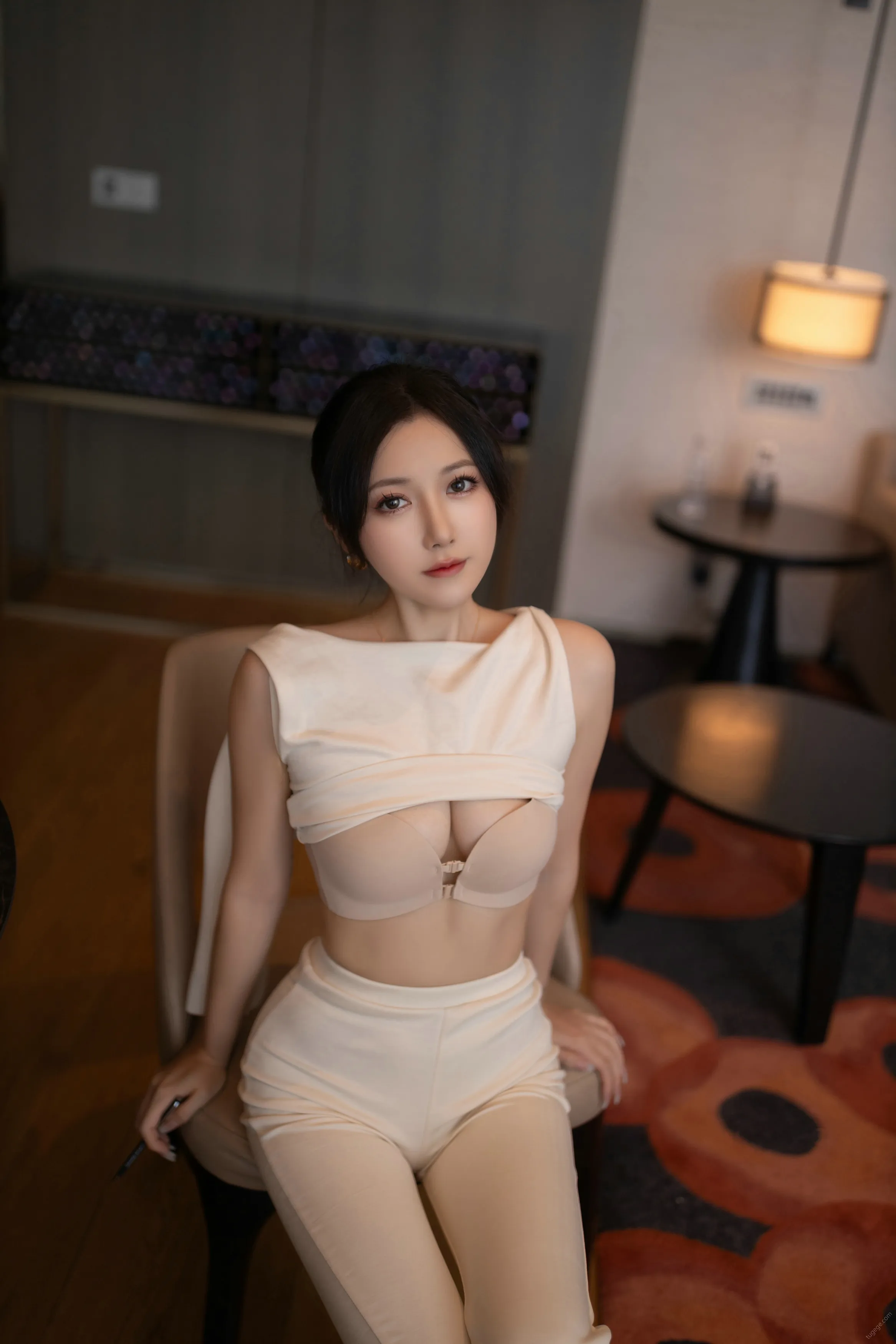 [秀人付费] 鱼子酱Fish 诱人私拍福利 职场女人 第 57 张