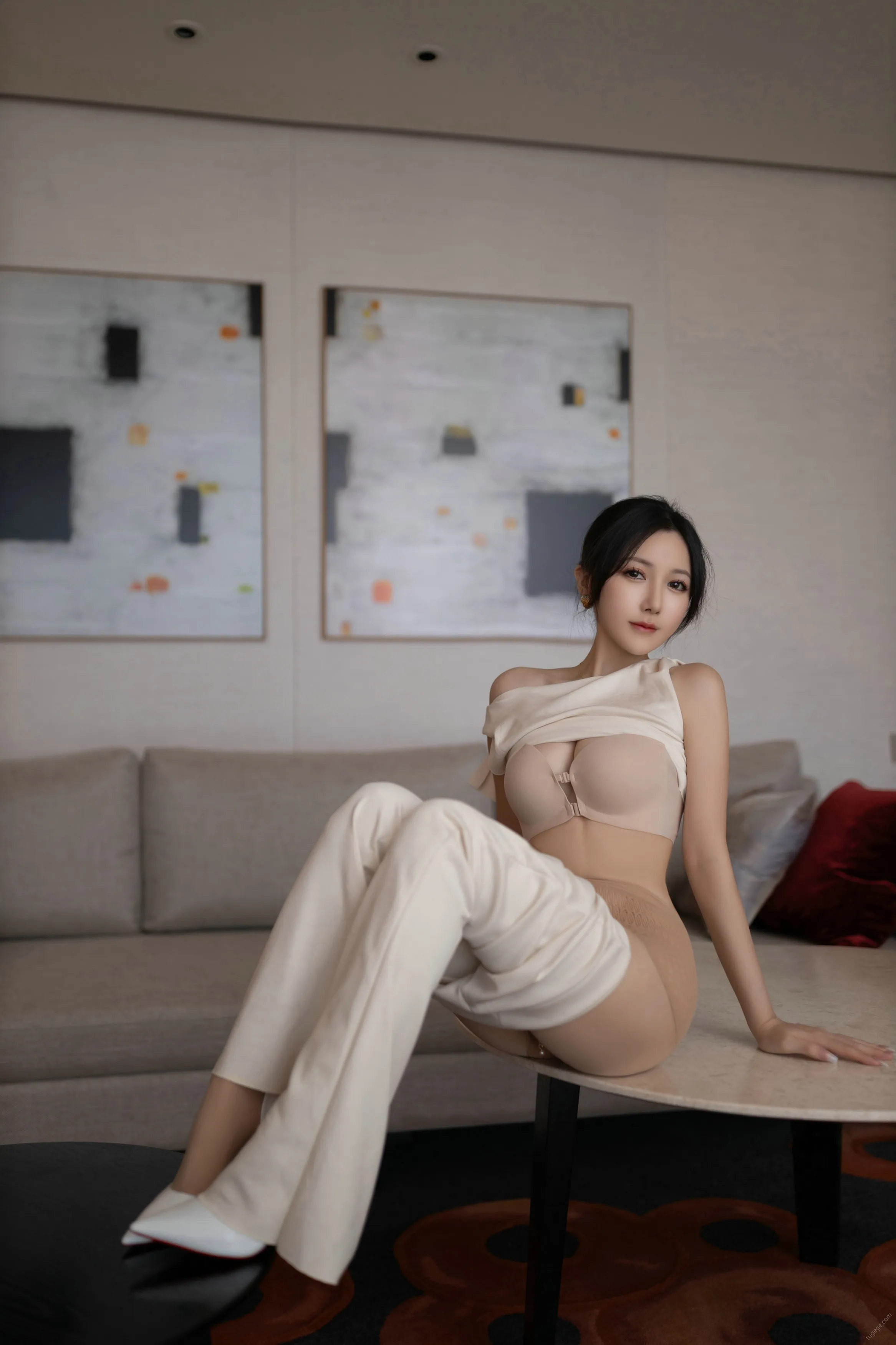 [秀人付费] 鱼子酱Fish 诱人私拍福利 职场女人 第 77 张