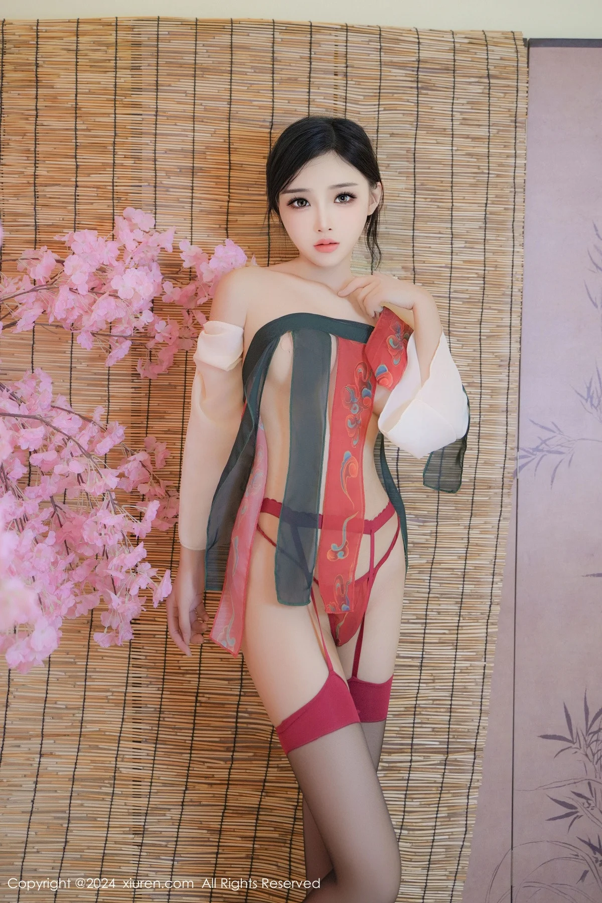 妙可可Cheese性感薄纱汉服配黑丝吊袜秀丰腴身材绝美写真 第 53 张