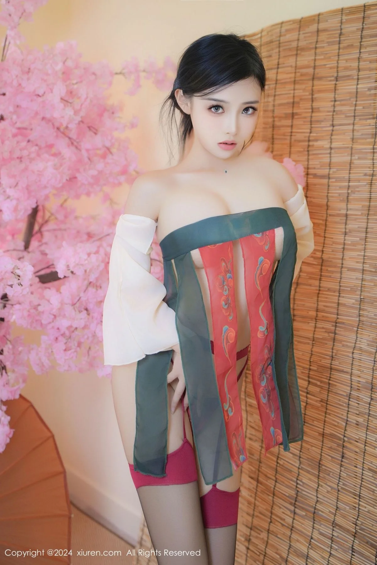 妙可可Cheese性感薄纱汉服配黑丝吊袜秀丰腴身材绝美写真 第 56 张