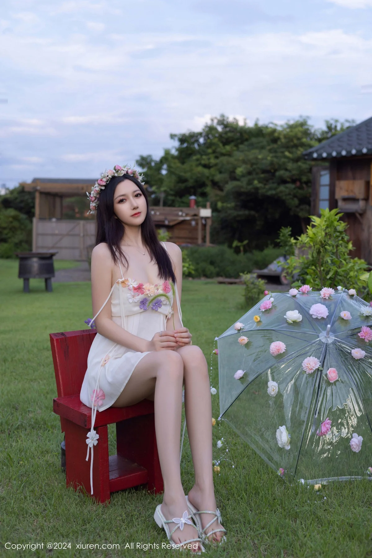 鱼子酱Fish花朵主题白色吊带配原色丝袜秀曼妙身姿绝美写真 第 115 张