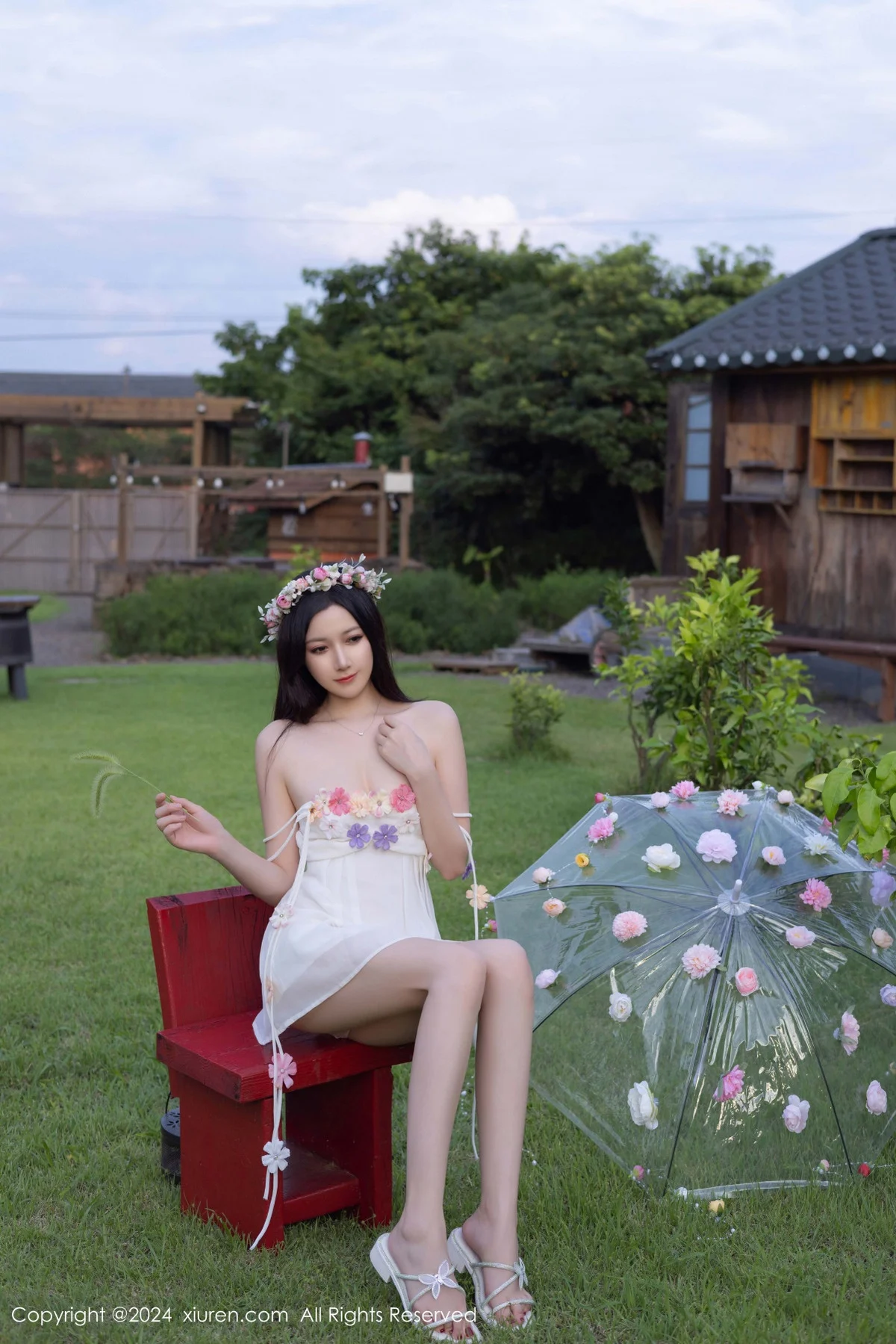 鱼子酱Fish花朵主题白色吊带配原色丝袜秀曼妙身姿绝美写真 第 124 张