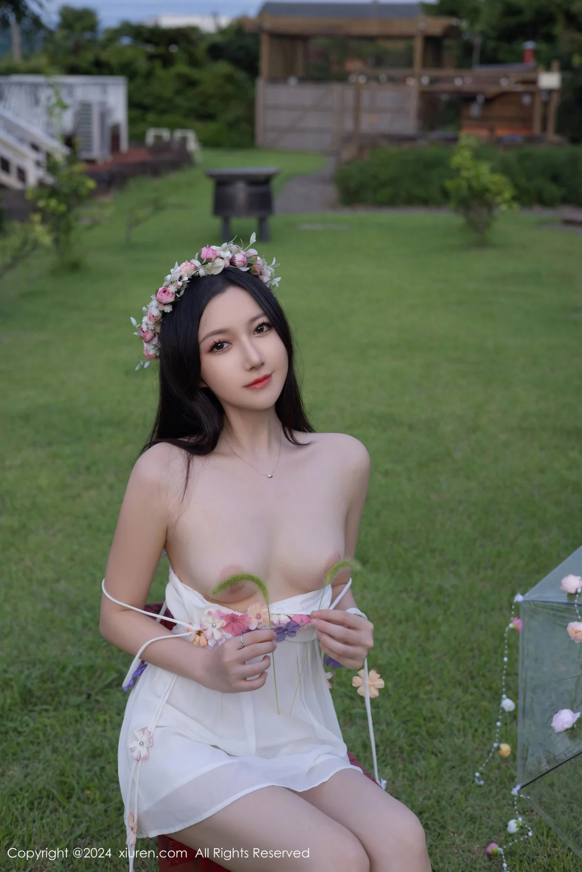 鱼子酱Fish花朵主题白色吊带配原色丝袜秀曼妙身姿绝美写真 第 126 张