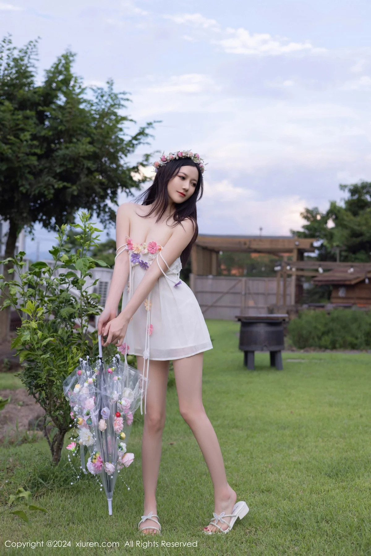 鱼子酱Fish花朵主题白色吊带配原色丝袜秀曼妙身姿绝美写真 第 136 张