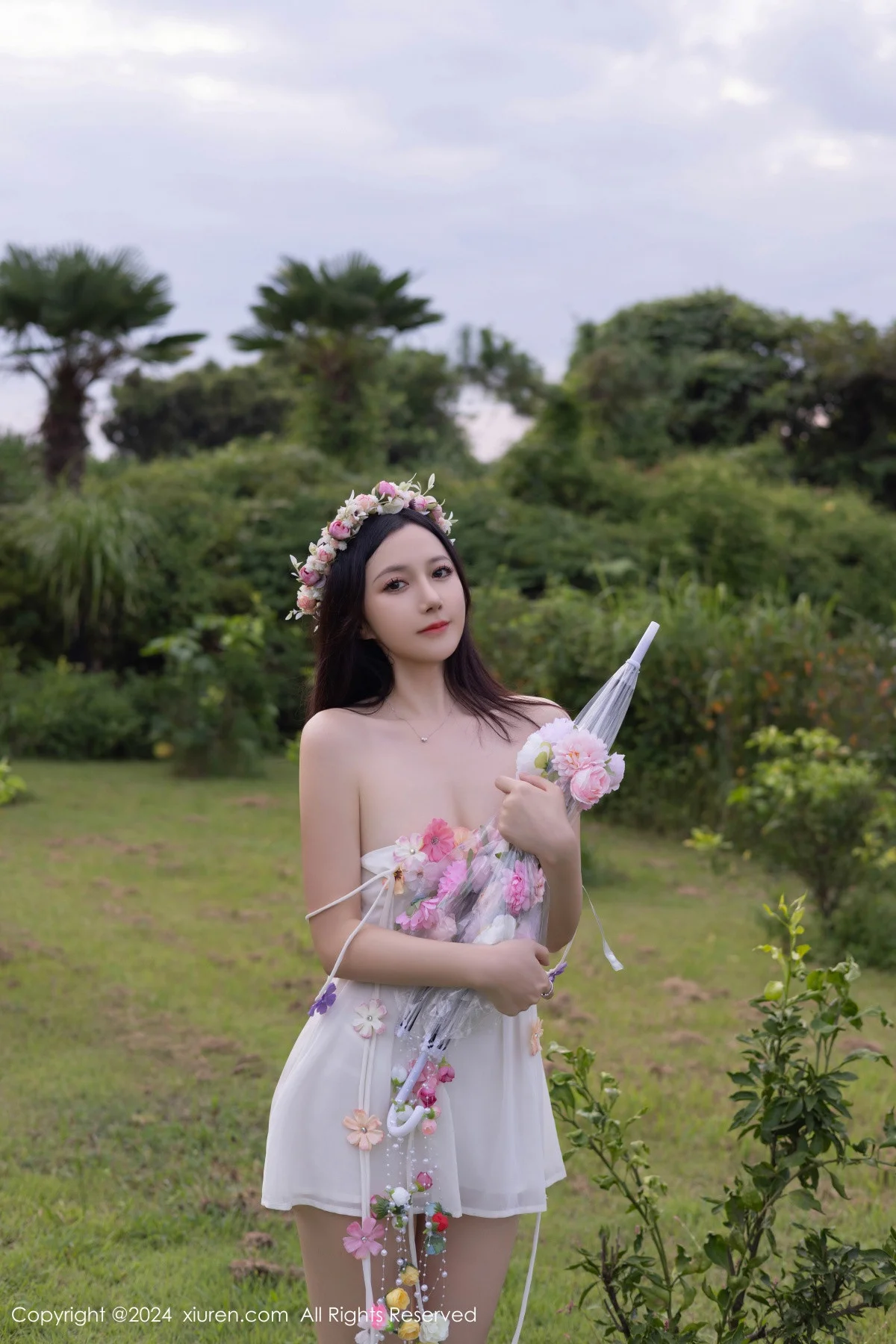 鱼子酱Fish花朵主题白色吊带配原色丝袜秀曼妙身姿绝美写真 第 138 张