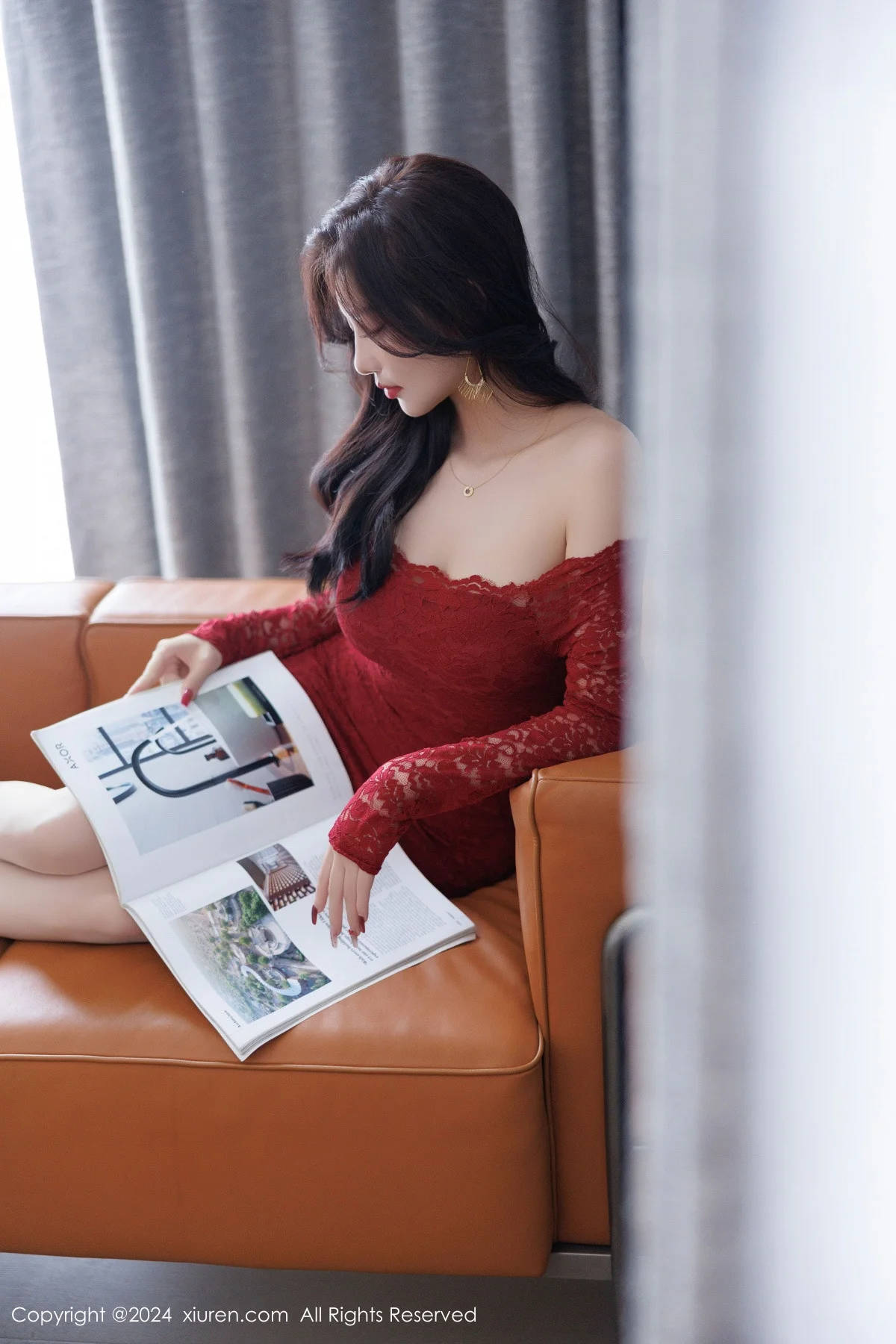 杨晨晨Yome红色连衣短裙+黑色情趣内衣秀丰腴身姿绝美写真 第 16 张