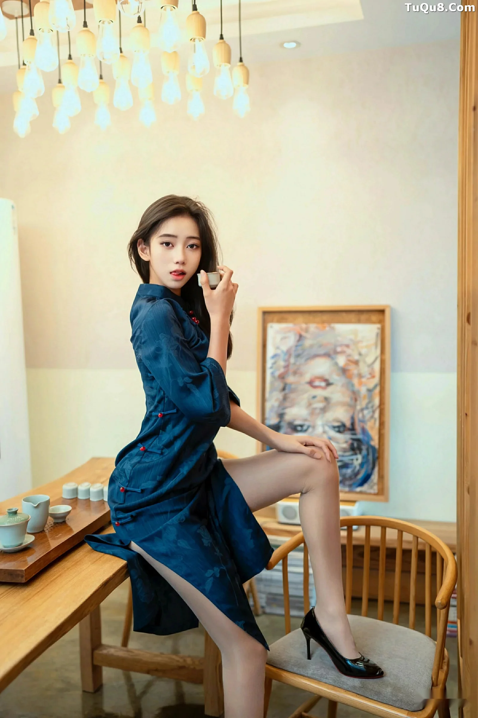 时安安性感深色旗袍露黑色内衣配开档肉丝秀美腿绝美写真 第 13 张