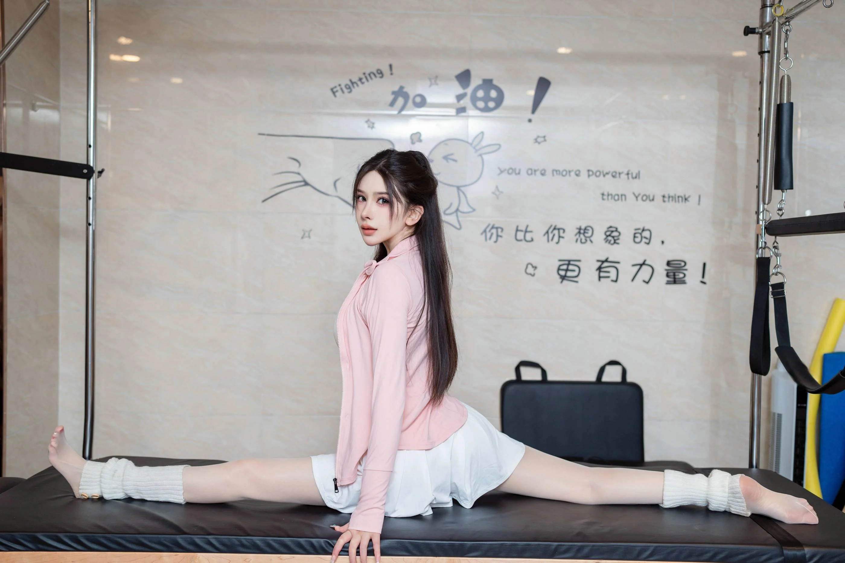 [秀人付费] 李丽莎 诱人私拍福利 双人缠绵 第 6 张