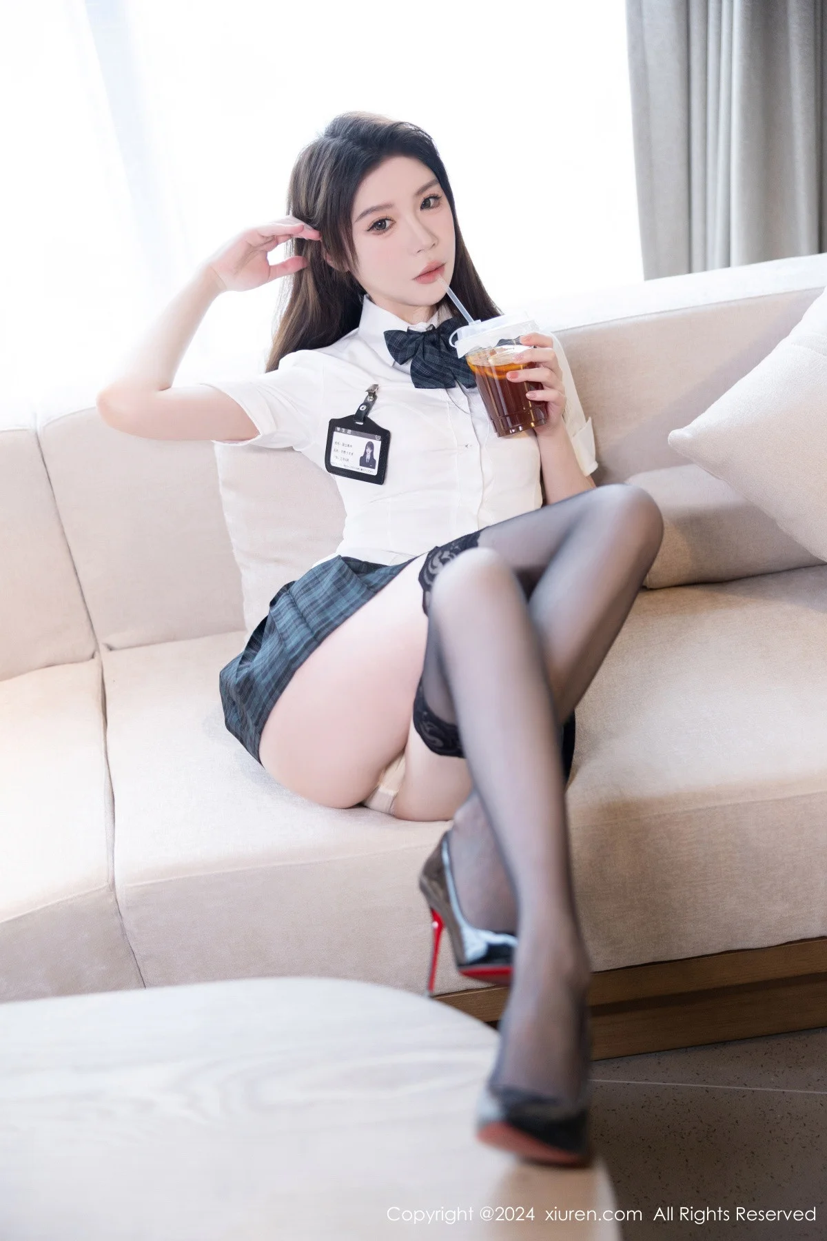 梦心玥性感JK制服配黑丝袜露白色内衣秀高挑身材绝美写真 第 37 张