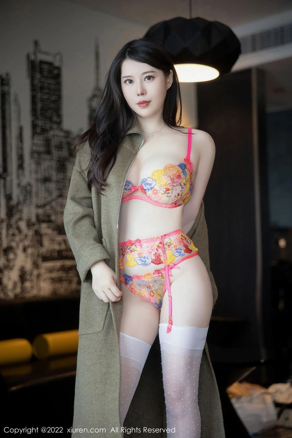 白茹雪脱外套露性感轻透蕾丝内衣配白丝吊袜撩人绝美写真 第 12 张