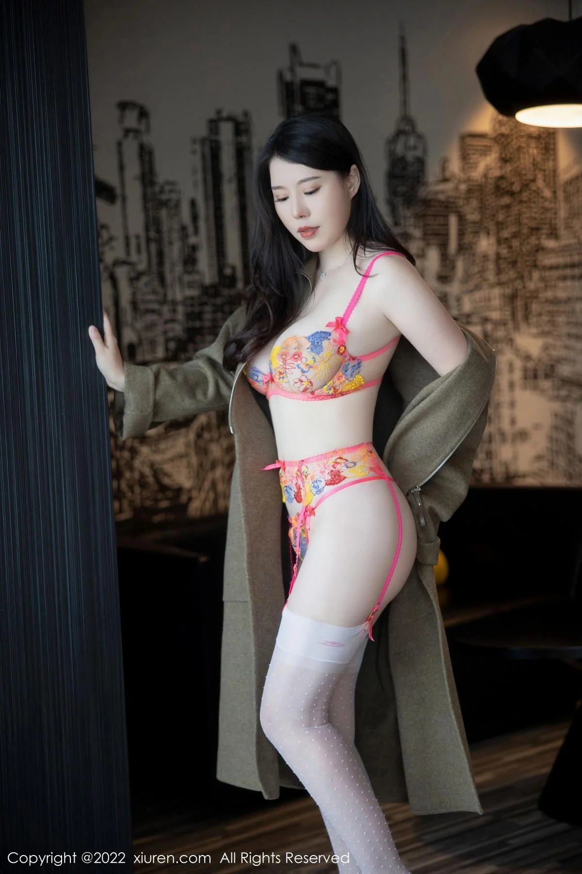 白茹雪脱外套露性感轻透蕾丝内衣配白丝吊袜撩人绝美写真 第 14 张