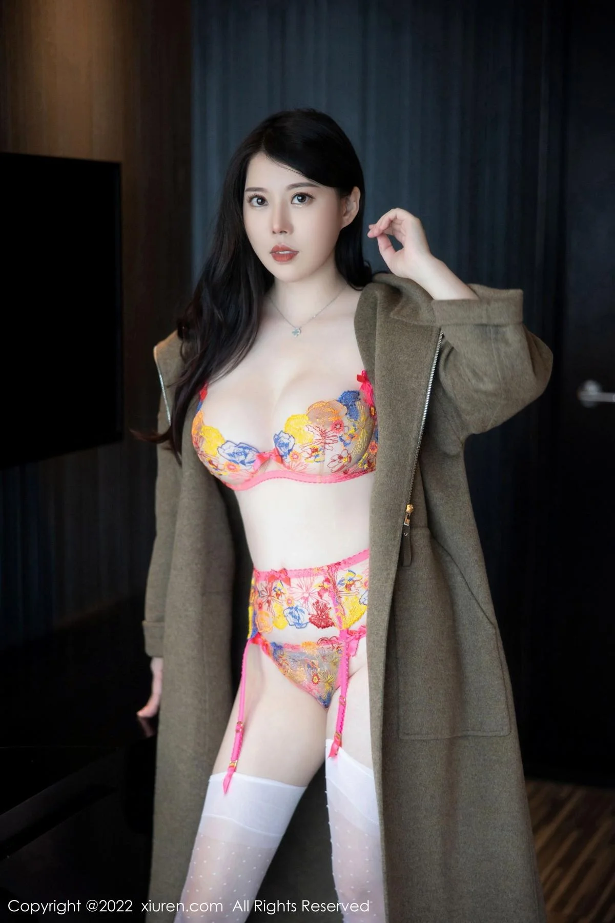 白茹雪脱外套露性感轻透蕾丝内衣配白丝吊袜撩人绝美写真 第 34 张