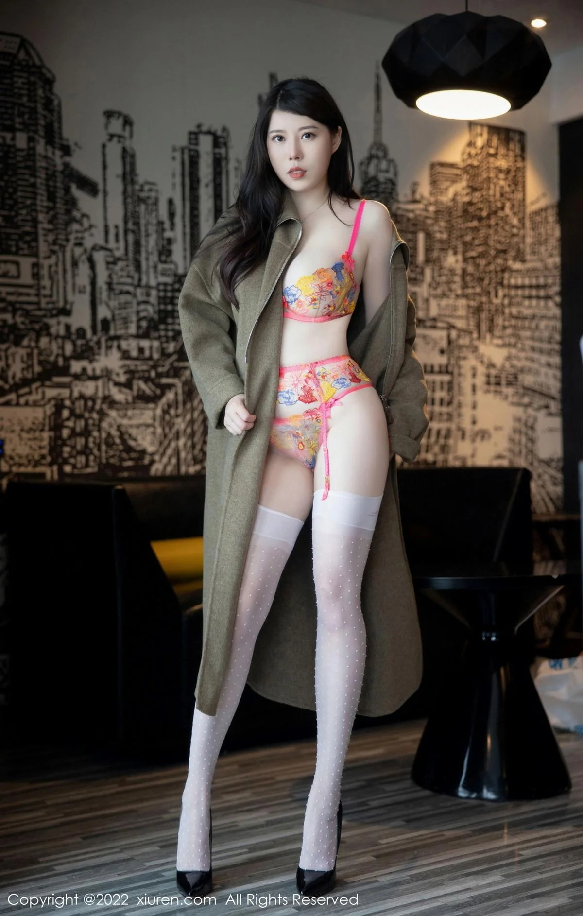 白茹雪脱外套露性感轻透蕾丝内衣配白丝吊袜撩人绝美写真 第 7 张