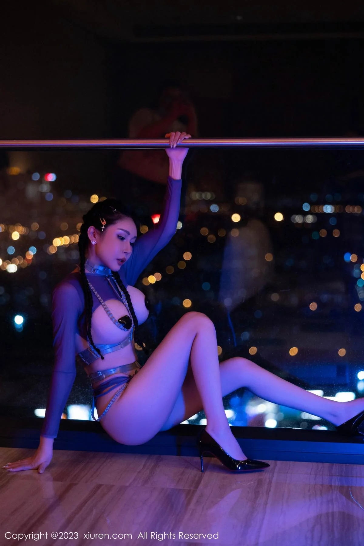 田冰冰性感蓝色薄纱情趣服饰露傲人豪乳遮点惹火绝美写真 第 22 张