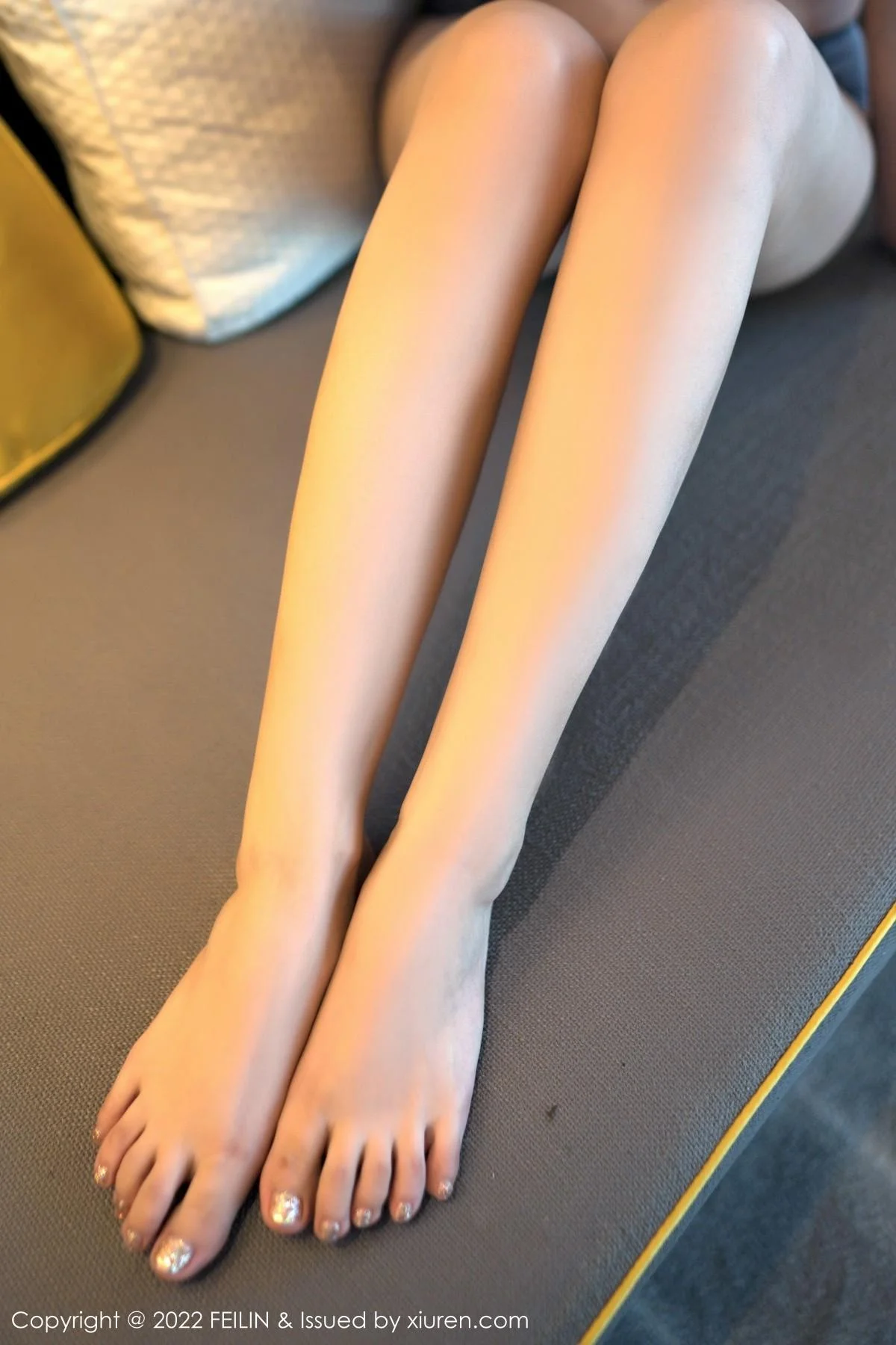 小蛮妖Yummy白色上衣配咖啡短裙半脱露性感内衣绝美写真 第 52 张
