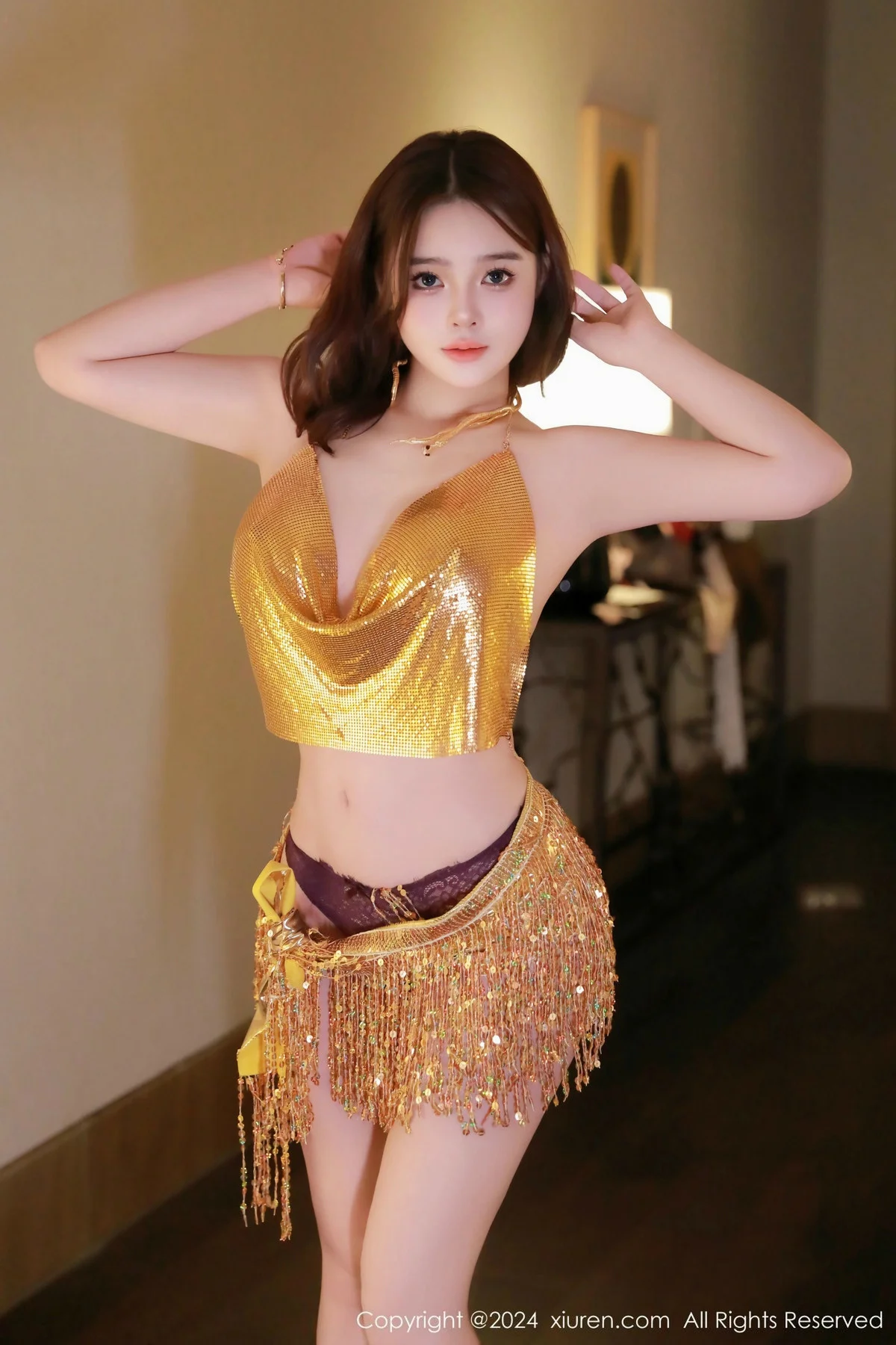 麻布学妹浴室场景性感金色情趣服饰秀丰腴美臀撩人绝美写真 第 15 张