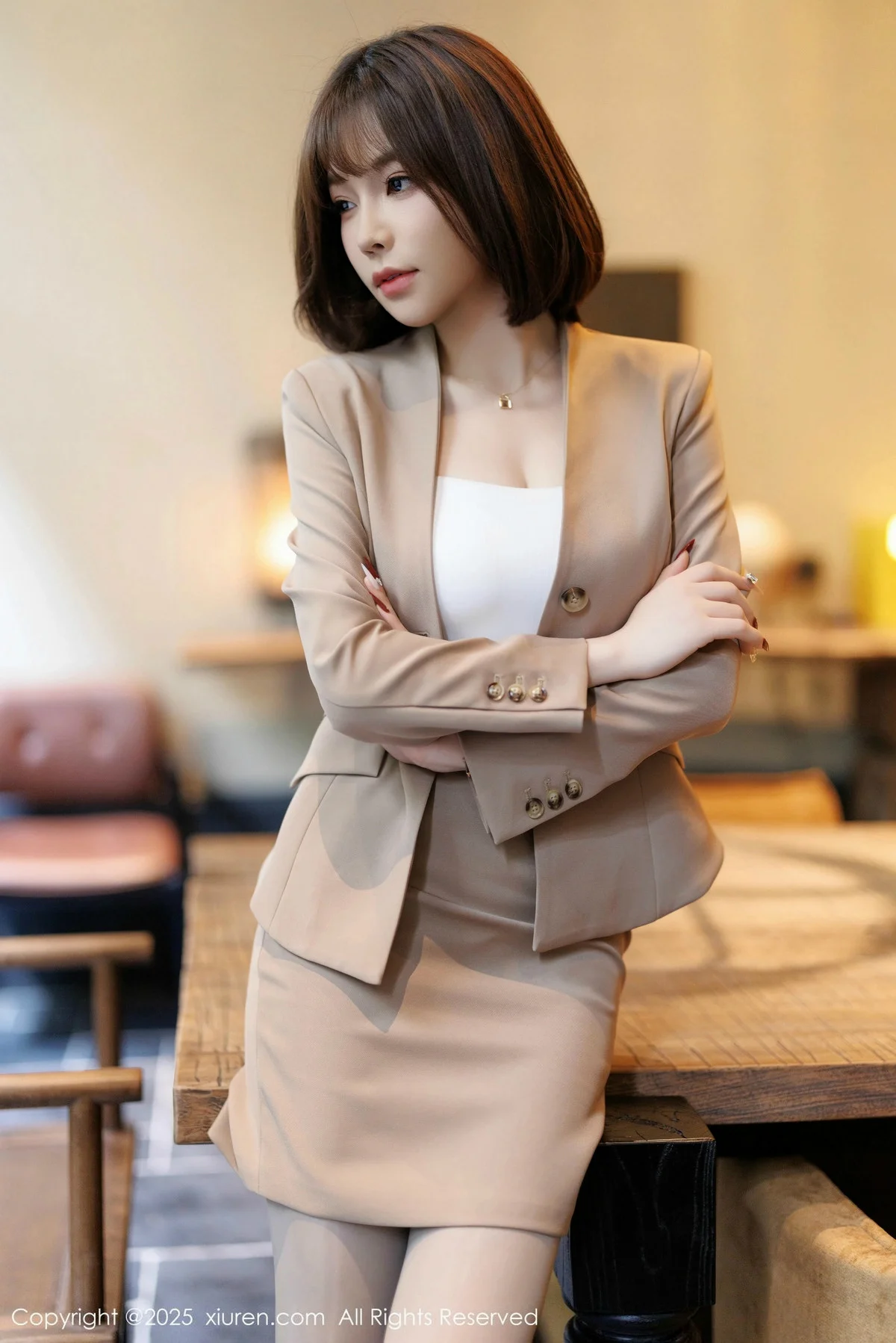 徐莉芝Booty多套性感服饰穿搭配原色丝袜秀曼妙身姿绝美写真 第 34 张