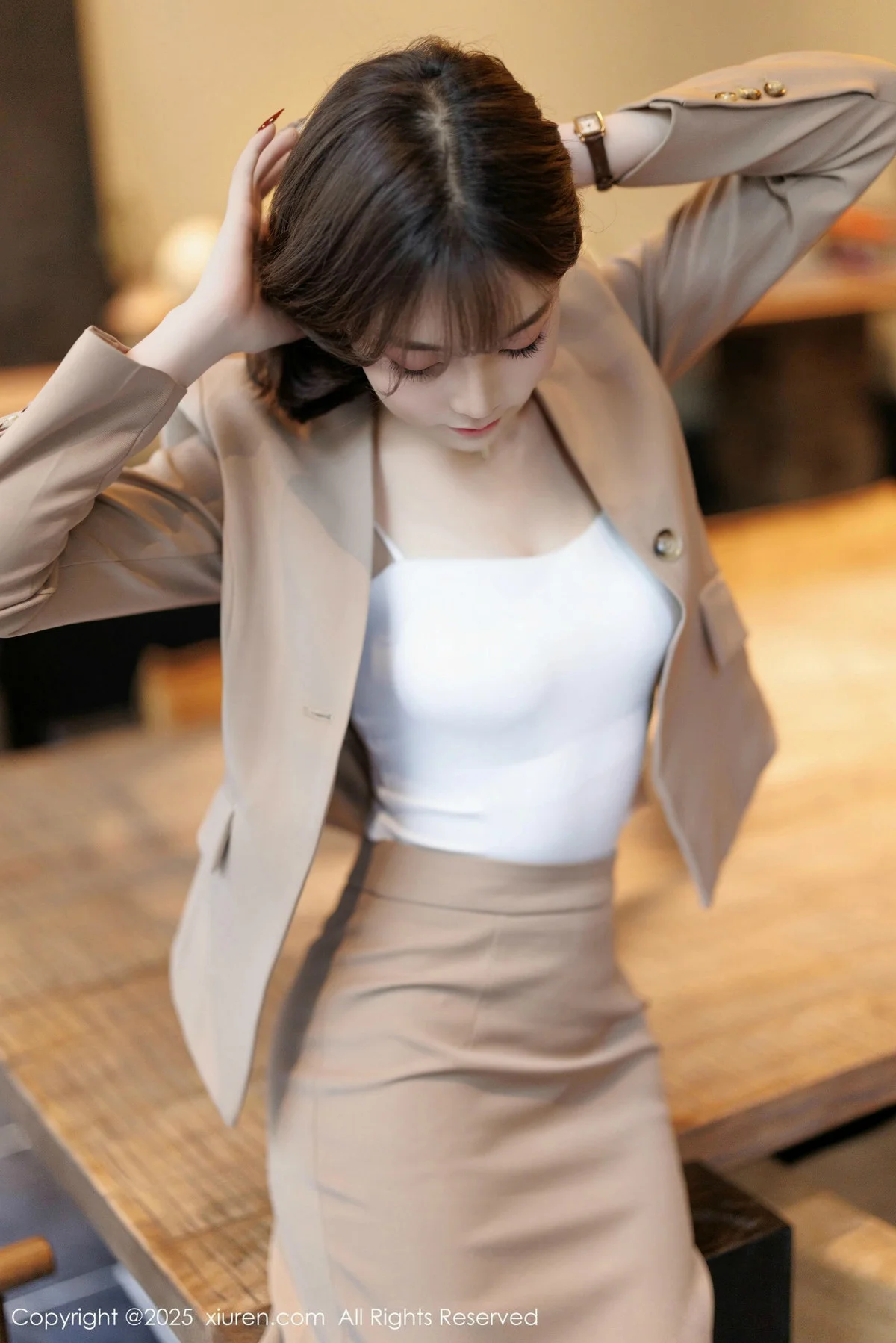 徐莉芝Booty多套性感服饰穿搭配原色丝袜秀曼妙身姿绝美写真 第 36 张