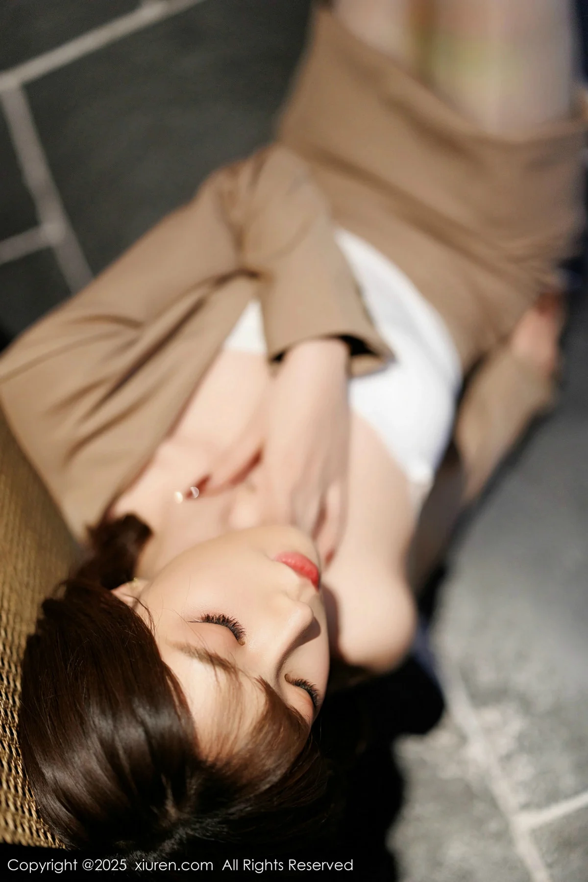 徐莉芝Booty多套性感服饰穿搭配原色丝袜秀曼妙身姿绝美写真 第 65 张