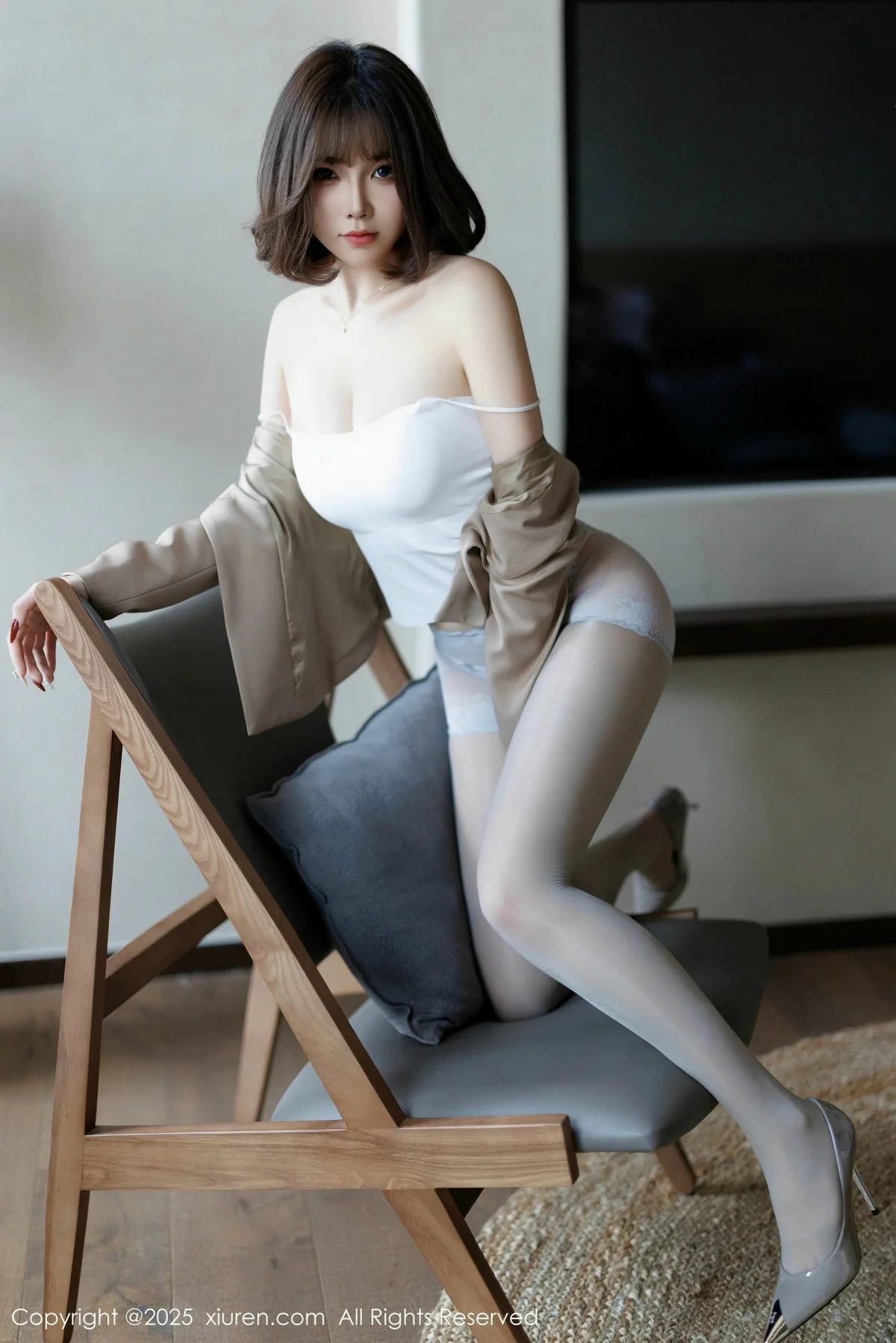 徐莉芝Booty多套性感服饰穿搭配原色丝袜秀曼妙身姿绝美写真 第 85 张