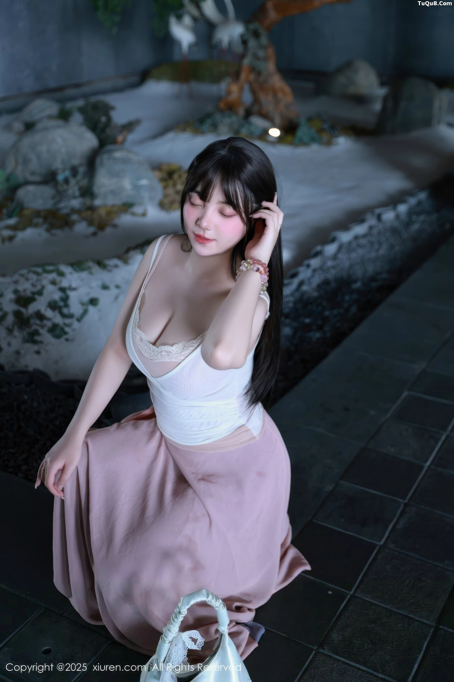 软情性感低胸紫色长裙露粉色内衣秀曼妙身姿迷人绝美写真 第 16 张