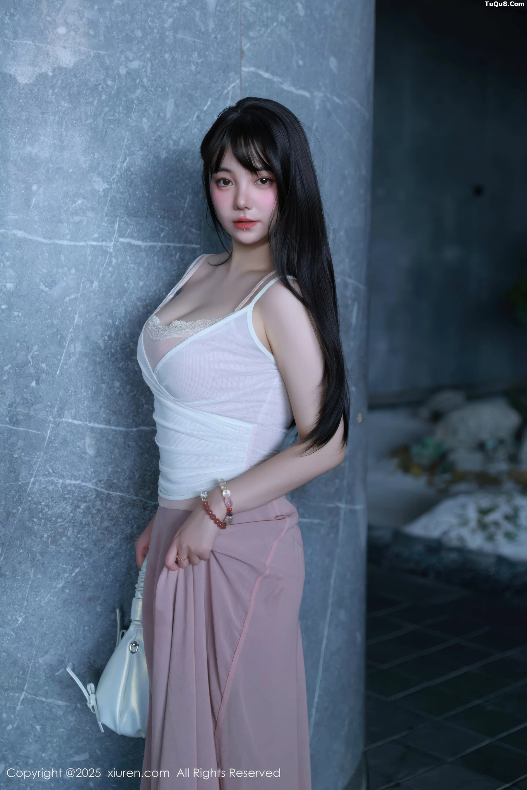 软情性感低胸紫色长裙露粉色内衣秀曼妙身姿迷人绝美写真 第 17 张