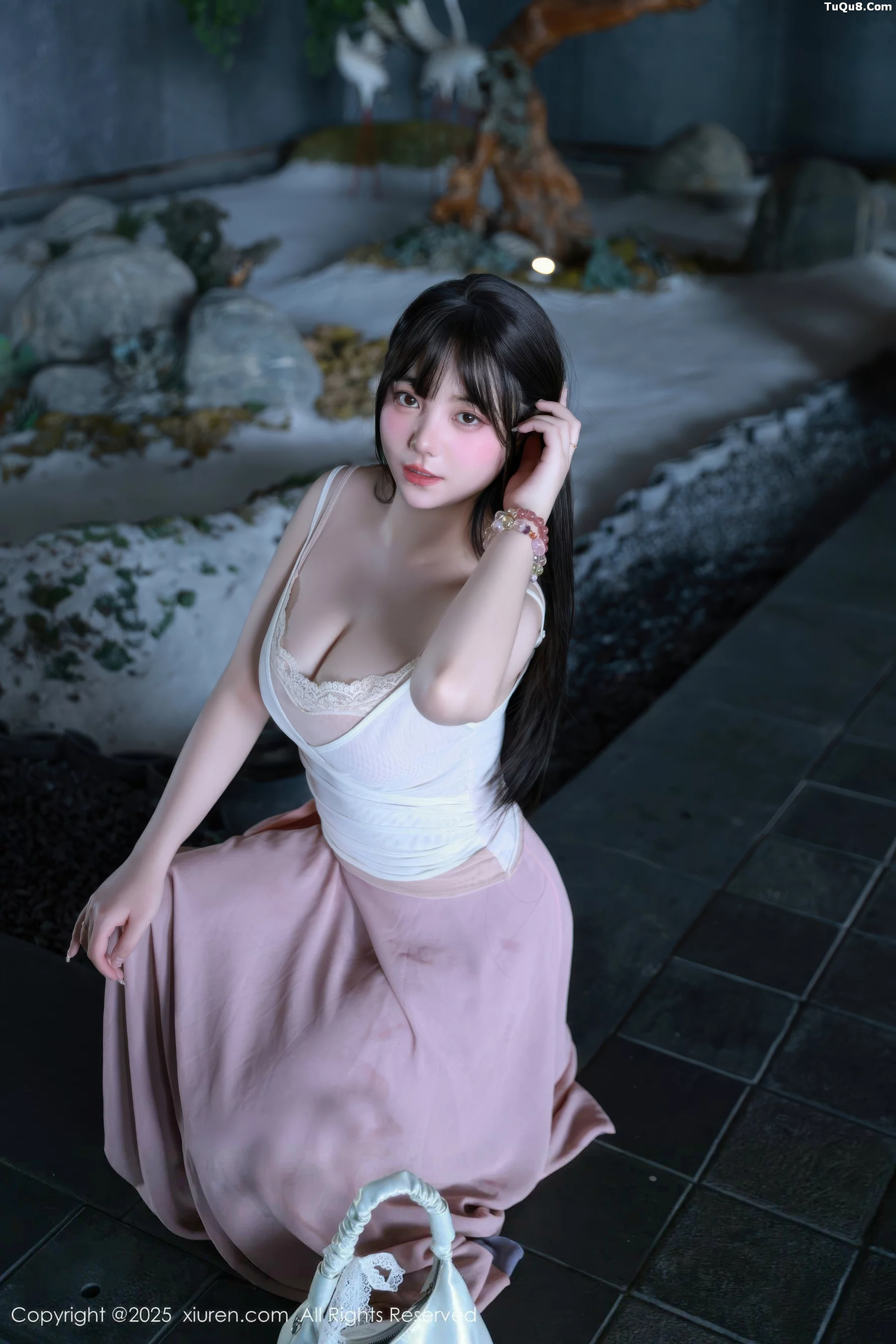 软情性感低胸紫色长裙露粉色内衣秀曼妙身姿迷人绝美写真 第 21 张