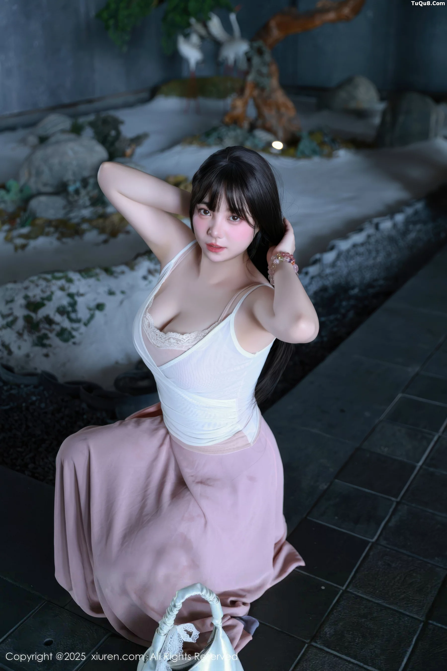 软情性感低胸紫色长裙露粉色内衣秀曼妙身姿迷人绝美写真 第 23 张