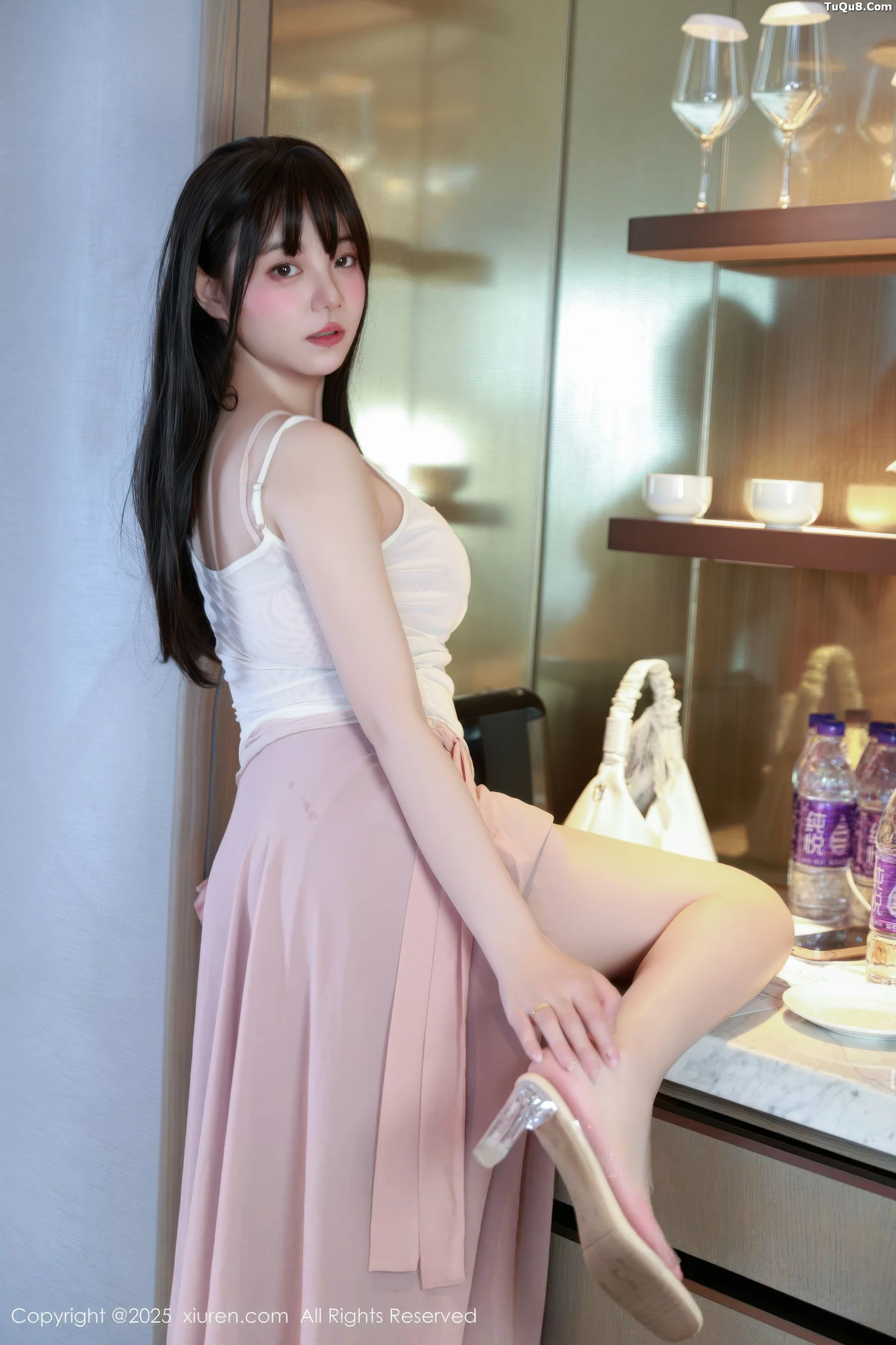 软情性感低胸紫色长裙露粉色内衣秀曼妙身姿迷人绝美写真 第 28 张