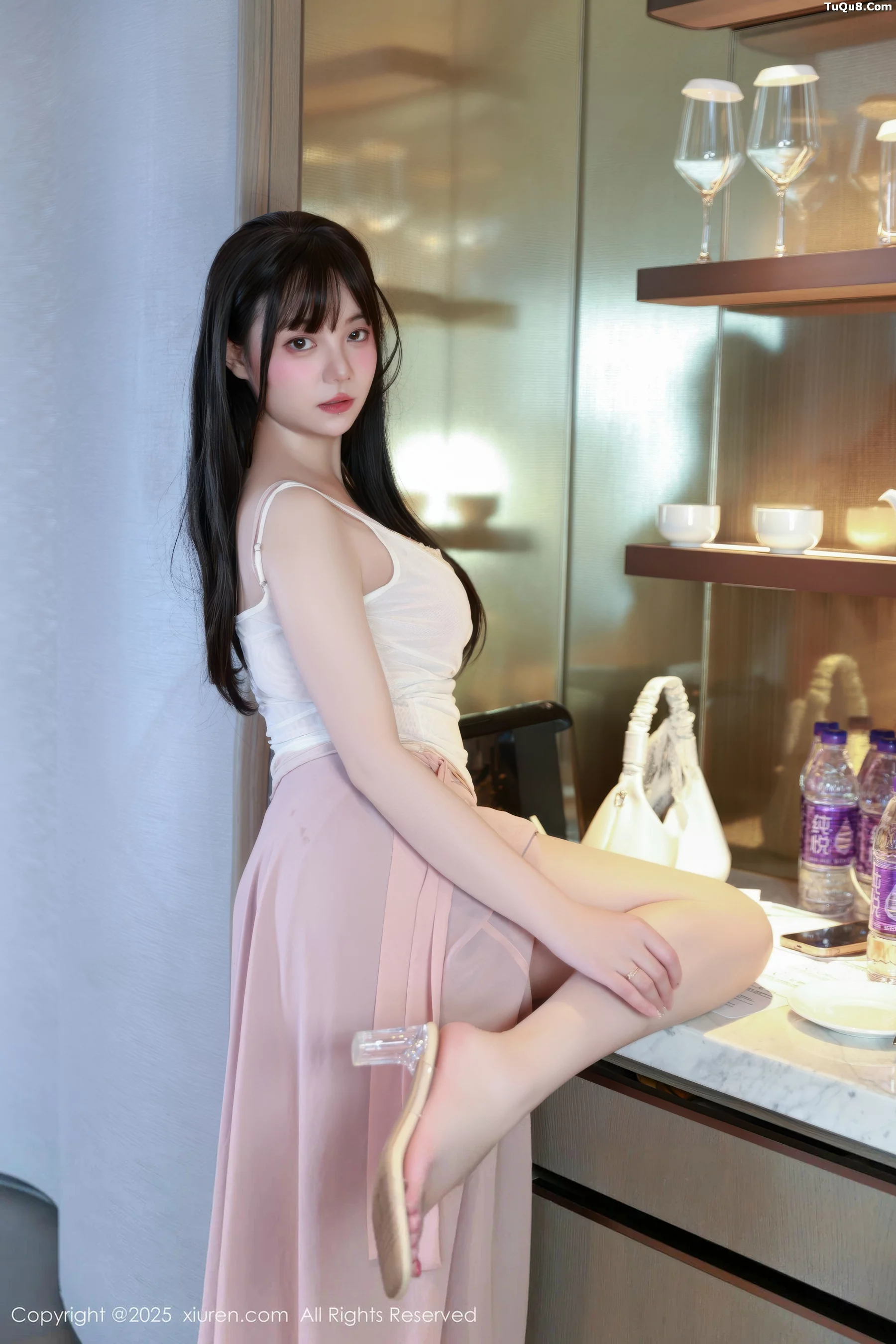 软情性感低胸紫色长裙露粉色内衣秀曼妙身姿迷人绝美写真 第 30 张