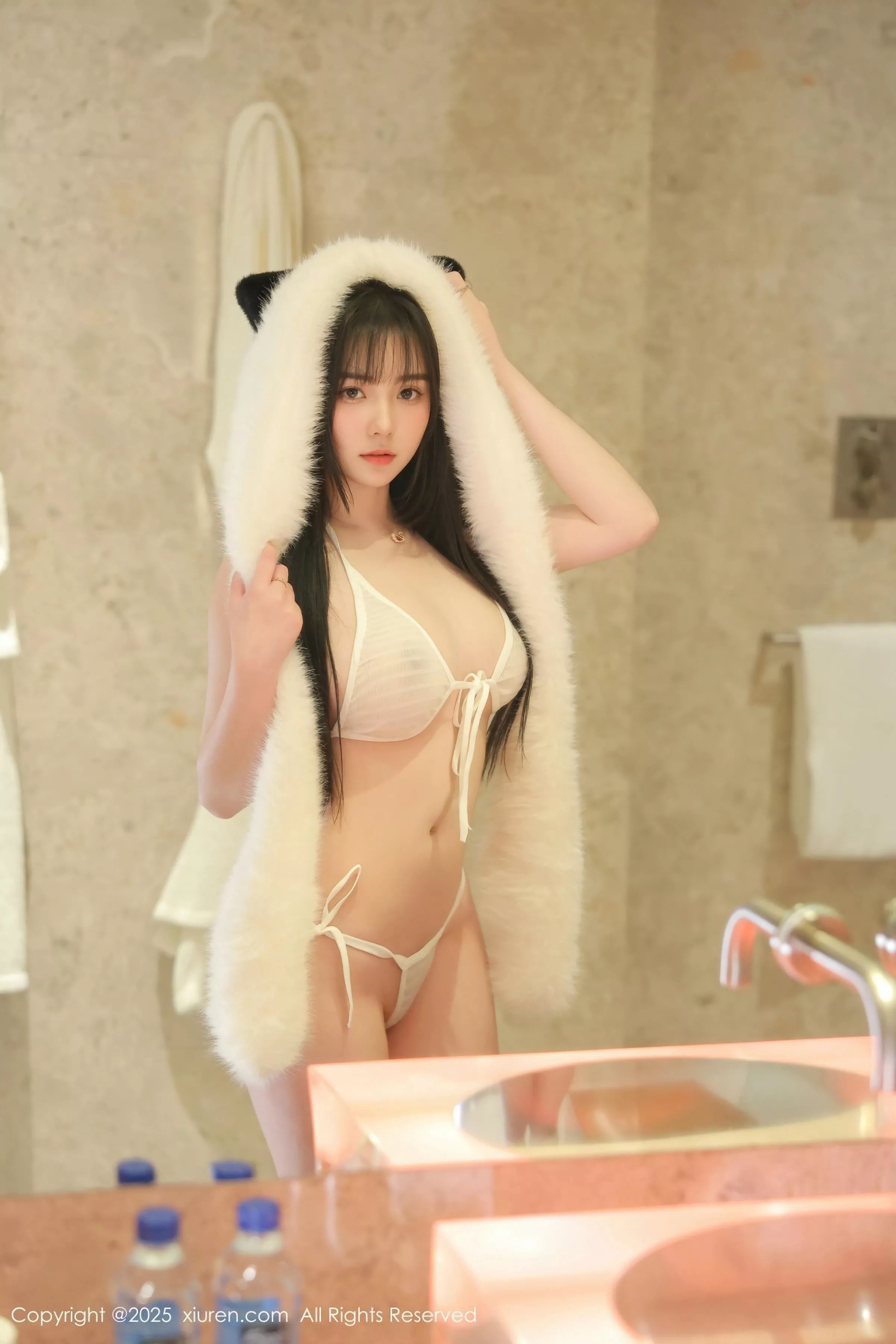 软情性感白色情趣内衣配白色丝袜秀曼妙身姿撩人绝美写真 第 1 张