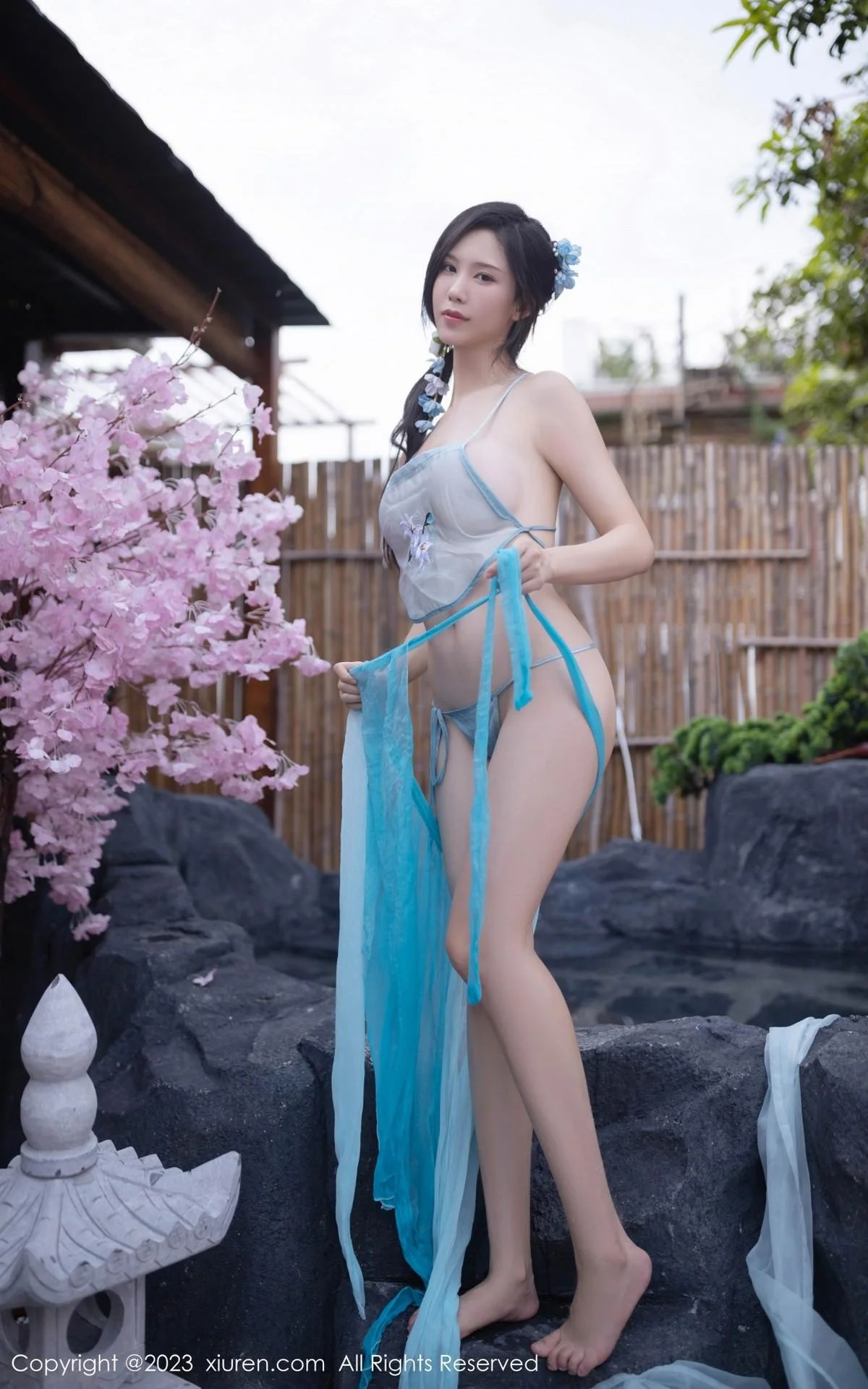 利世户外温泉性感浅蓝色古装服饰秀曼妙身姿惹火绝美写真 第 42 张