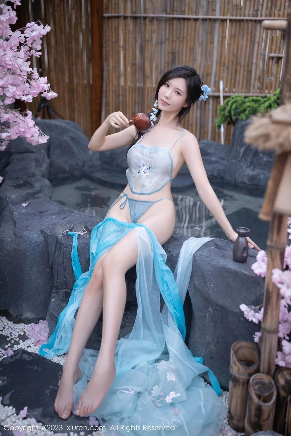 利世户外温泉性感浅蓝色古装服饰秀曼妙身姿惹火绝美写真 第 45 张